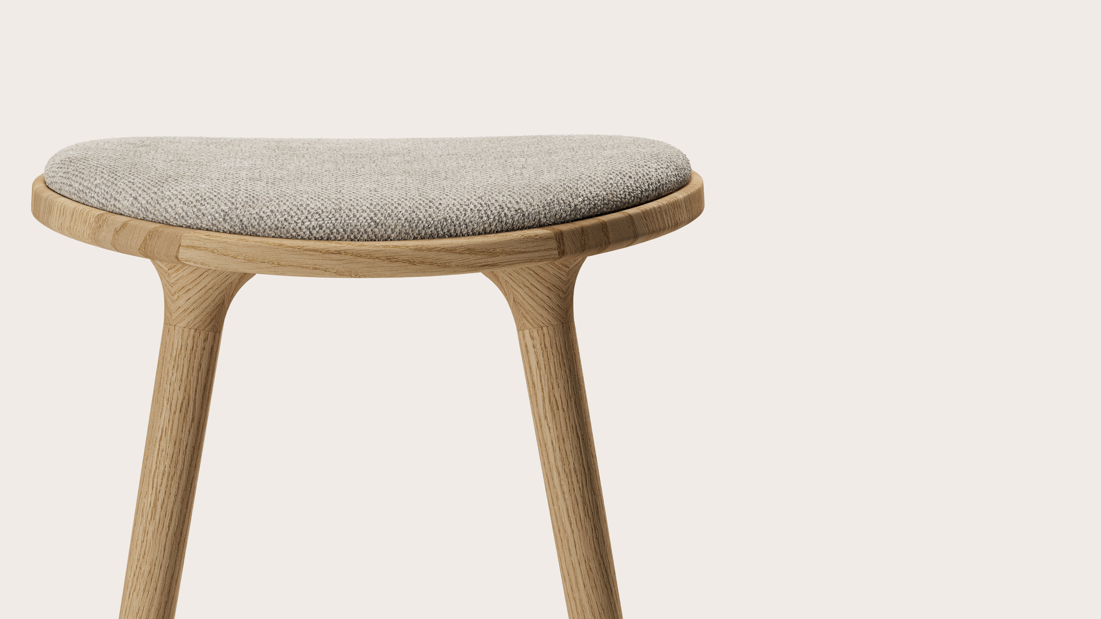 Tabouret de bar haute Olbia en chêne massif naturel avec assise en Molto tissu Taupe