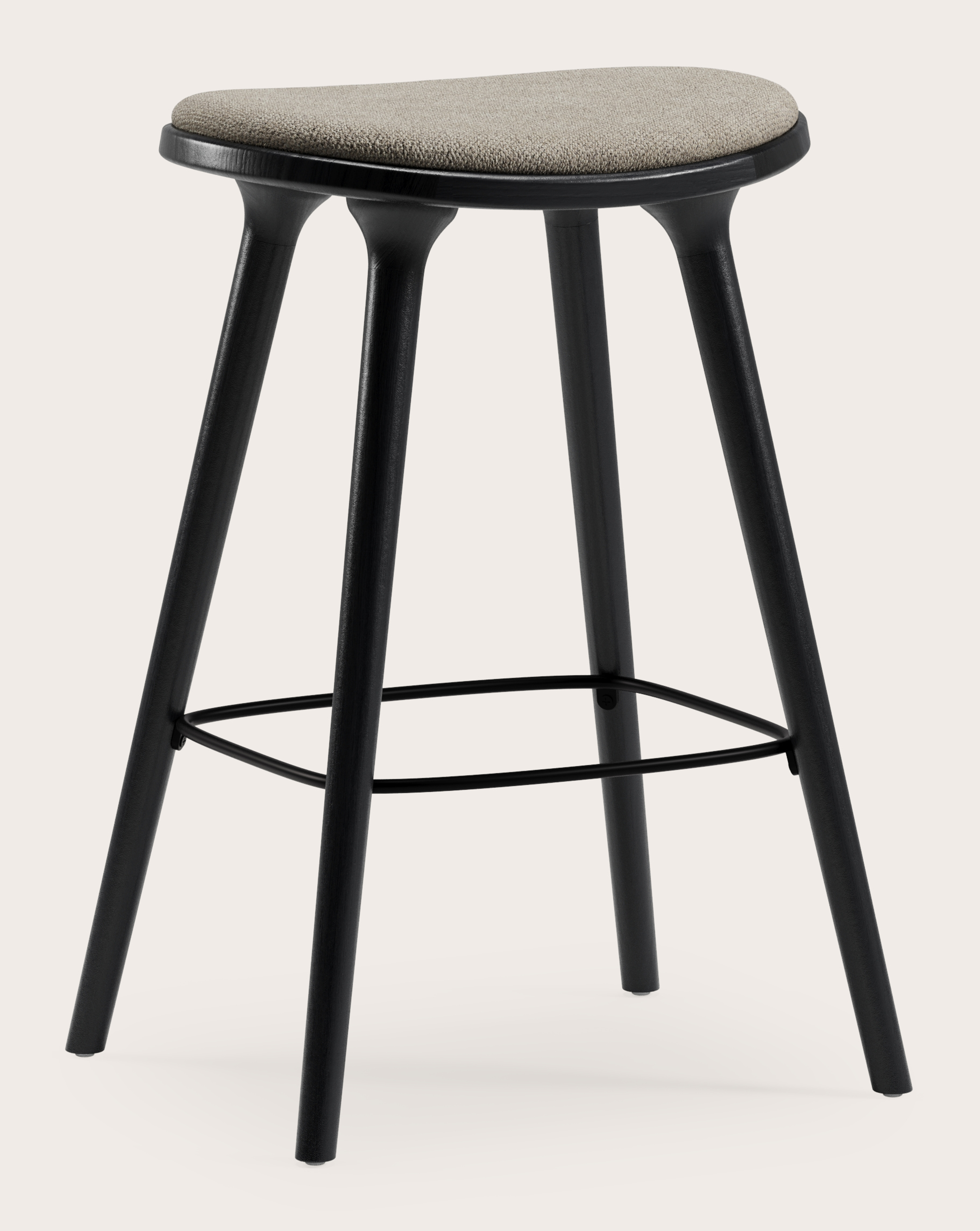 Tabouret de bar basse Olbia en chêne massif noir avec assise en Volti tissu Truffle