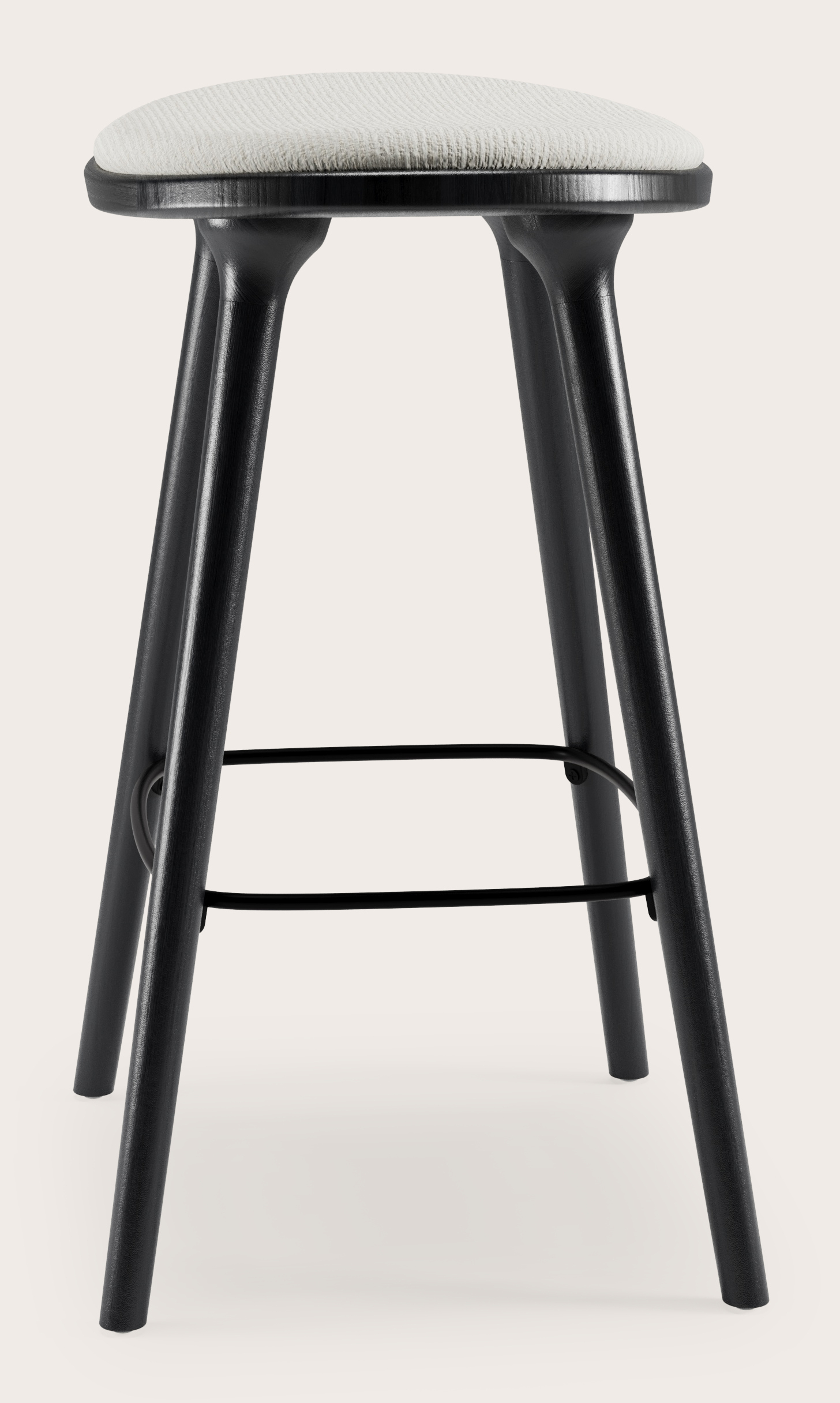 Tabouret de bar basse Olbia en chêne massif noir avec assise en Avena tissu Pearl