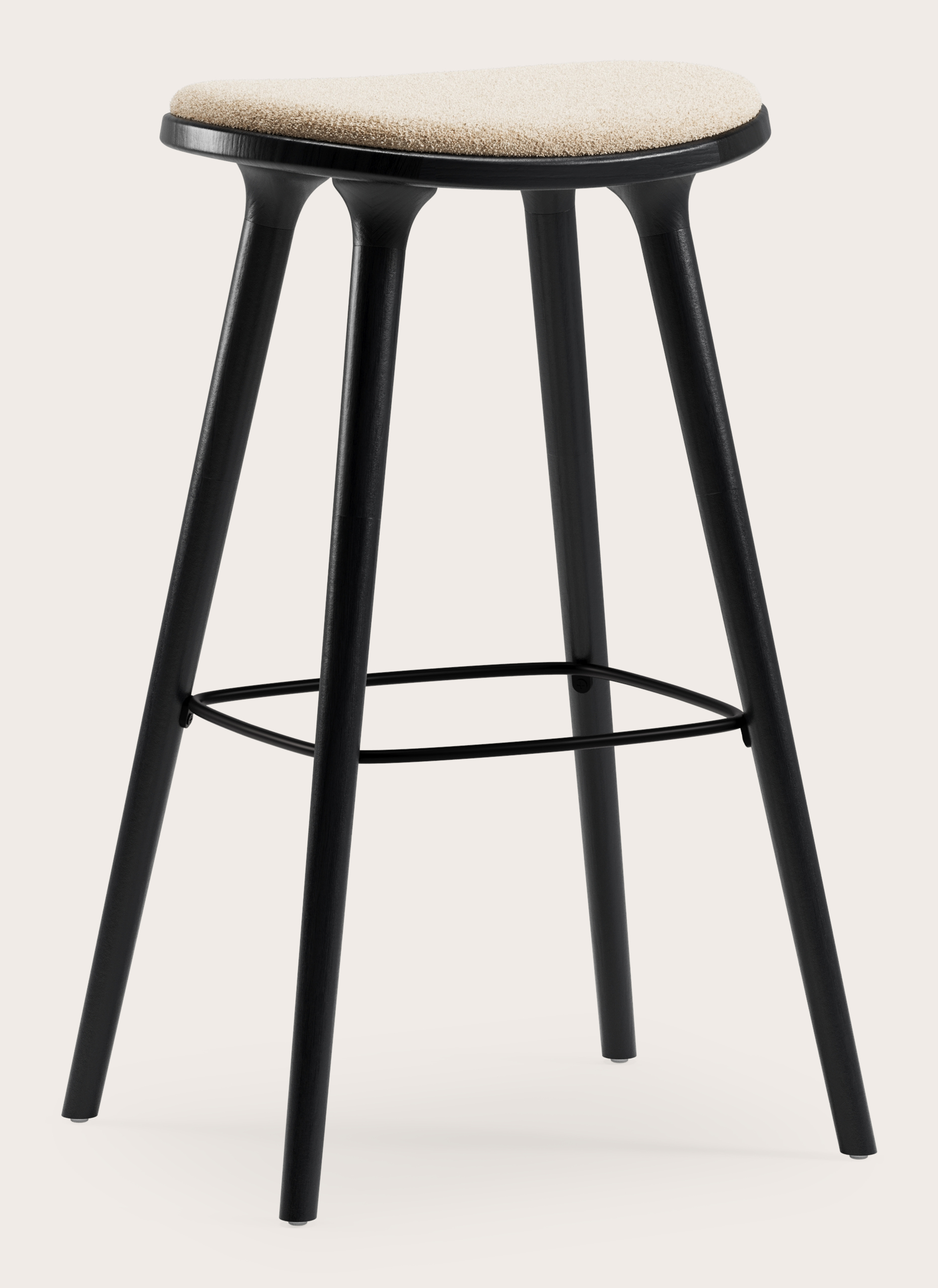 Tabouret de bar haute Olbia en chêne noir massif avec assise en Aria tissu Beige
