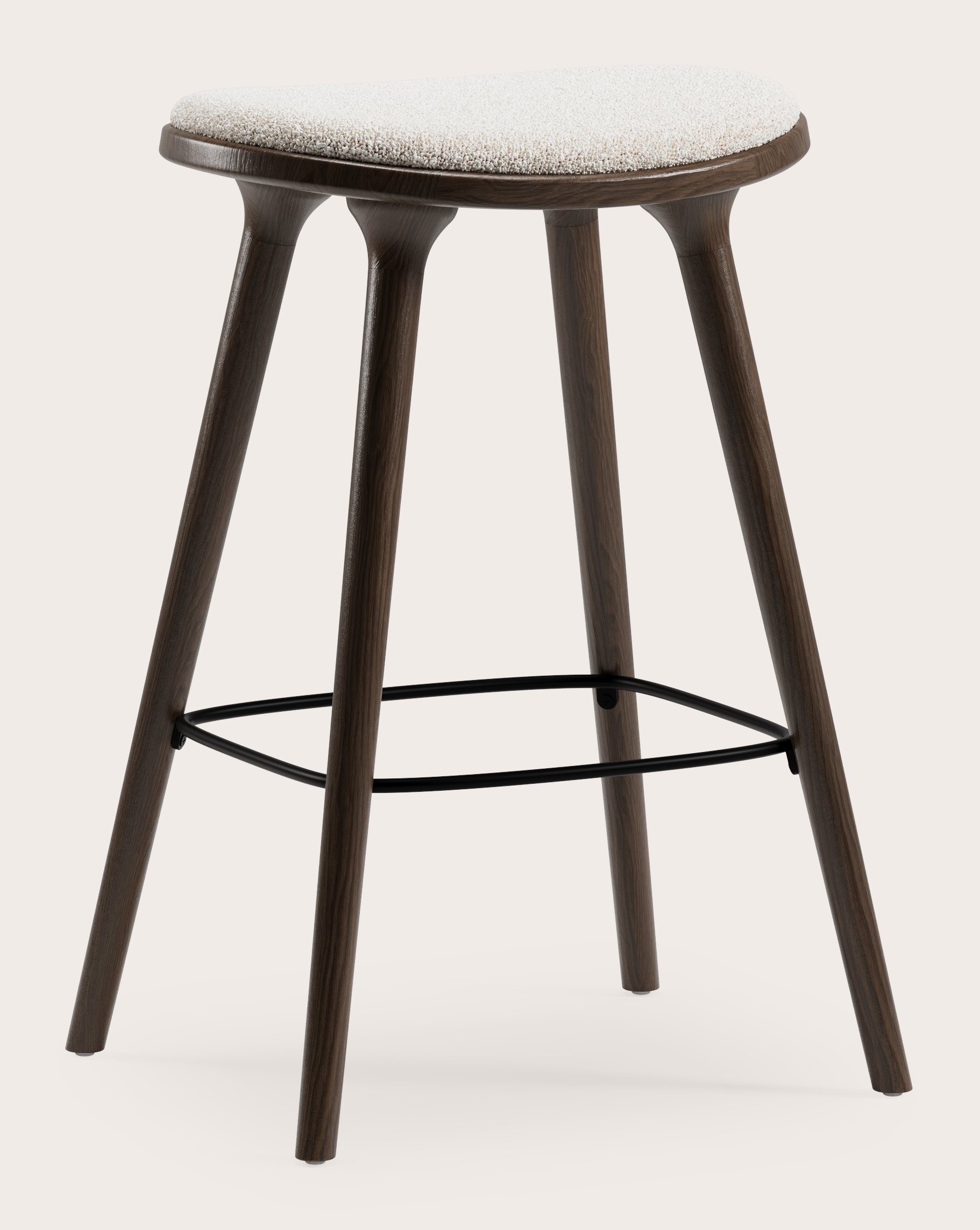 Olbia lage barstoel in massieve gerookte eik met zitting in Ritmo stof Pearl