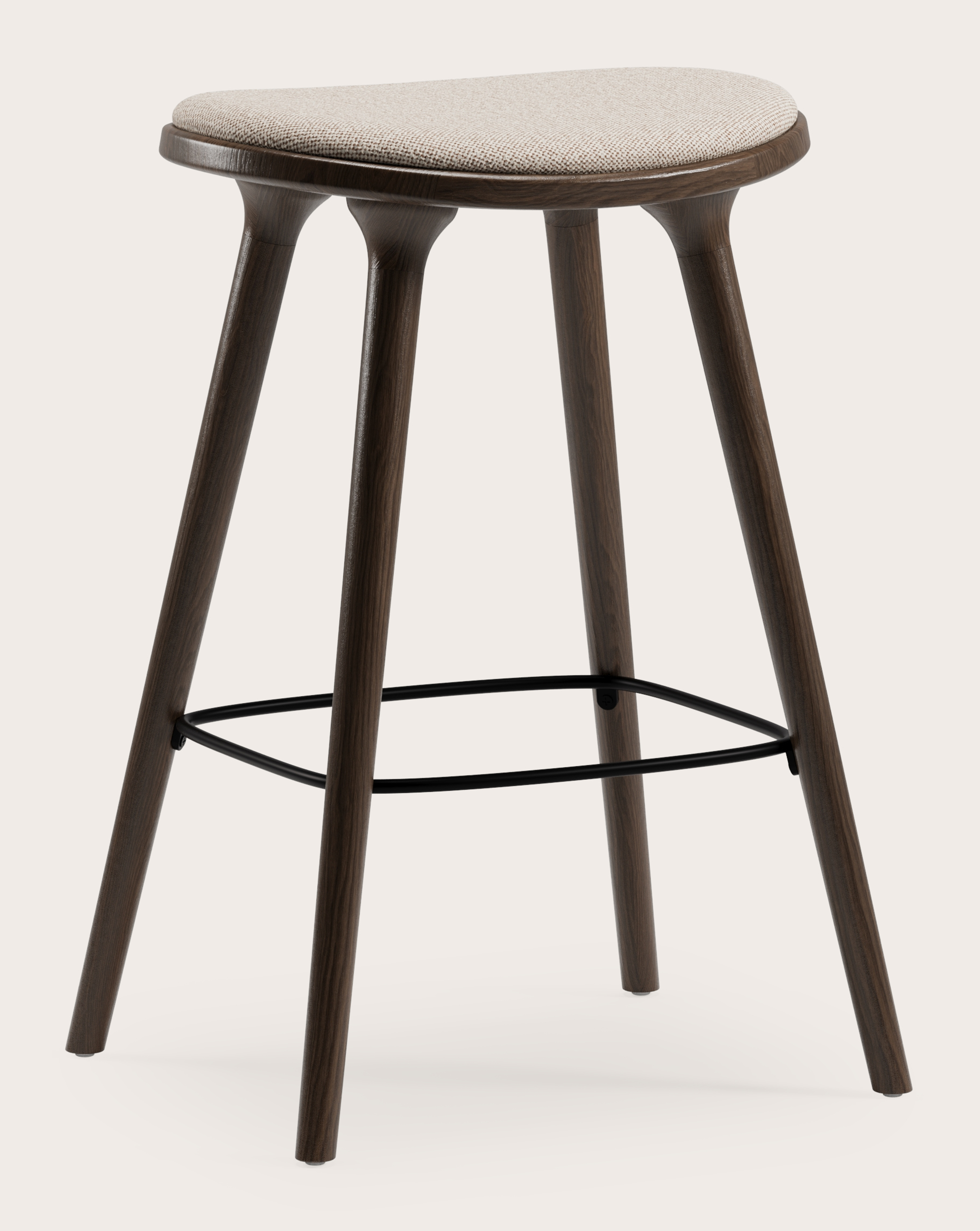Olbia lage barstoel in massieve gerookte eik met zitting in Brio stof Beige