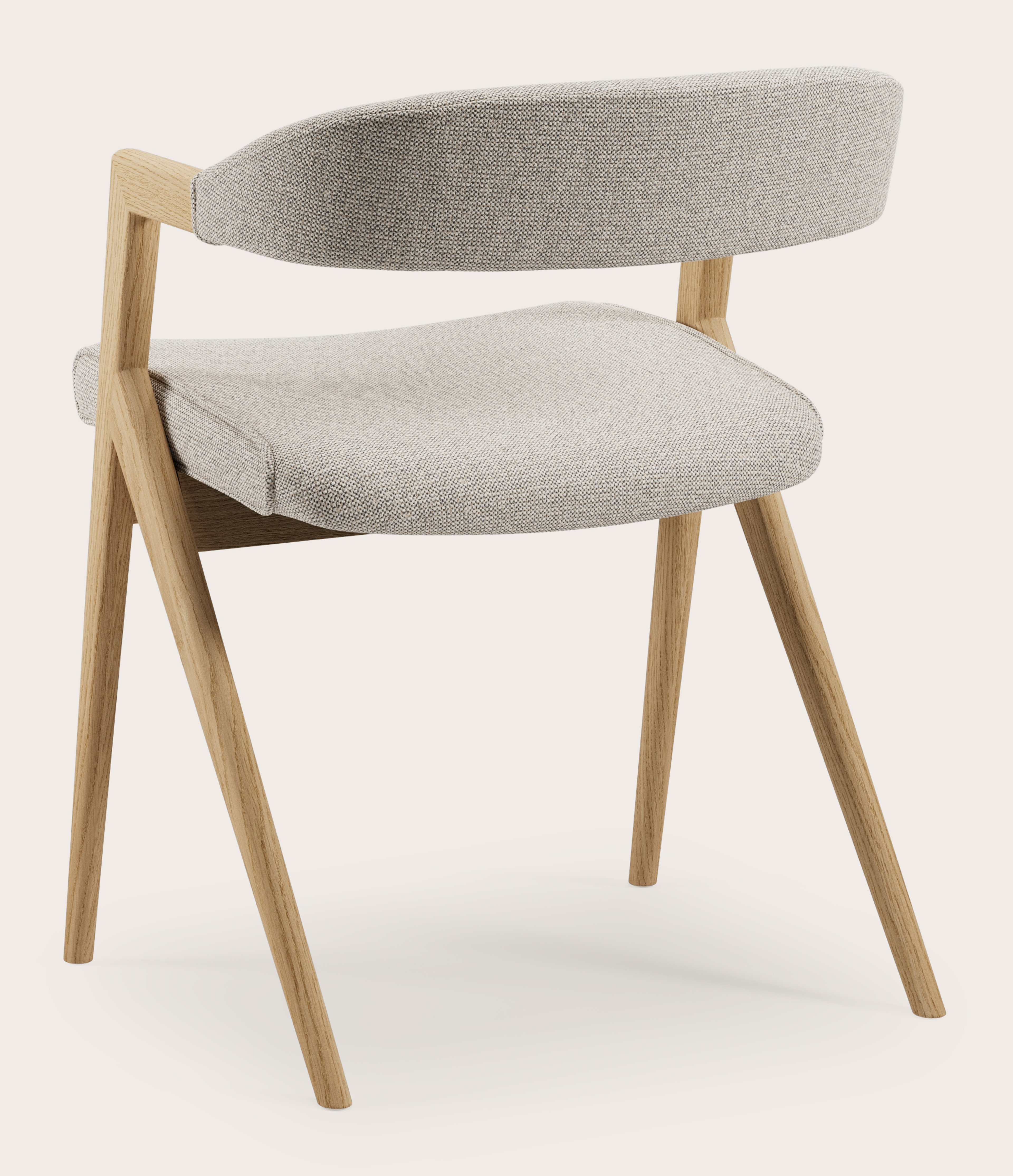Roveto armstoel in Brio stof Natural met stoelpoot in natuurkleurige eik