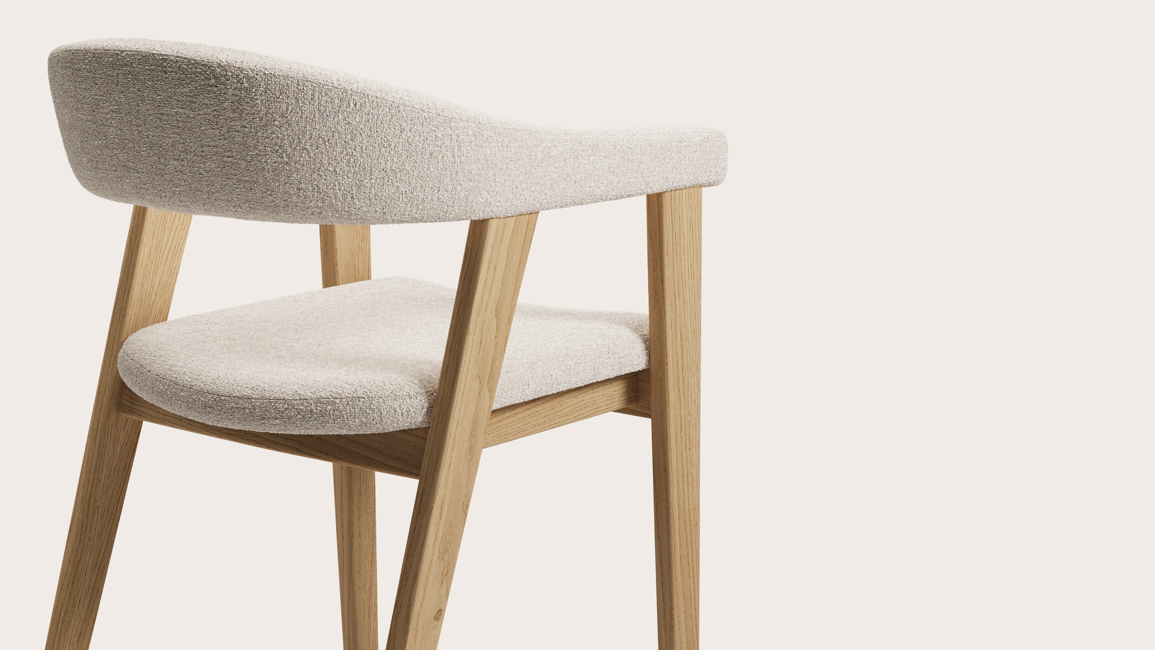 Gubbio armstoel in Stanza stof Natural met stoelpoot in natuurkleurige eik