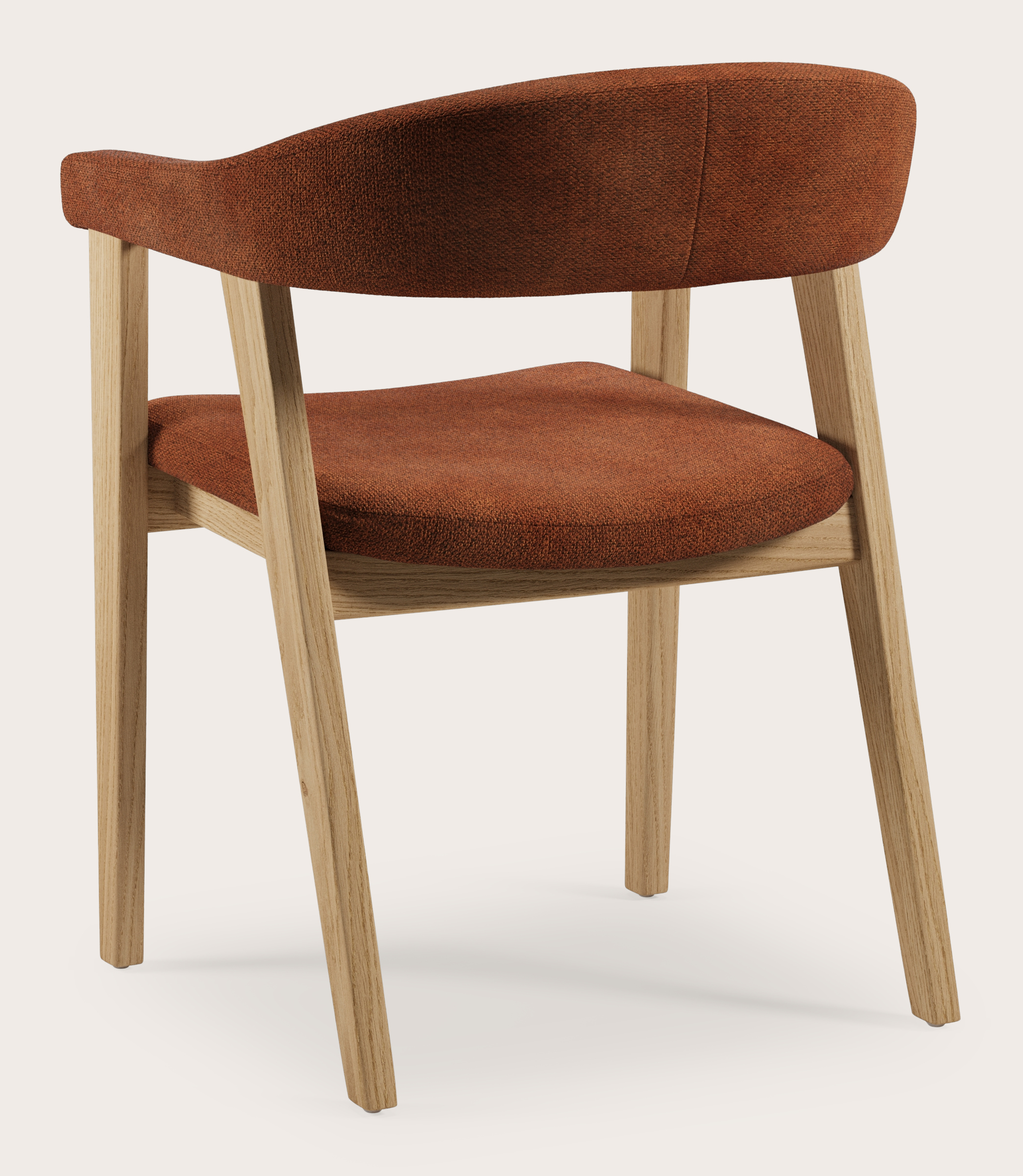 Gubbio armstoel in Volti stof Copper met stoelpoot in natuurkleurige eik