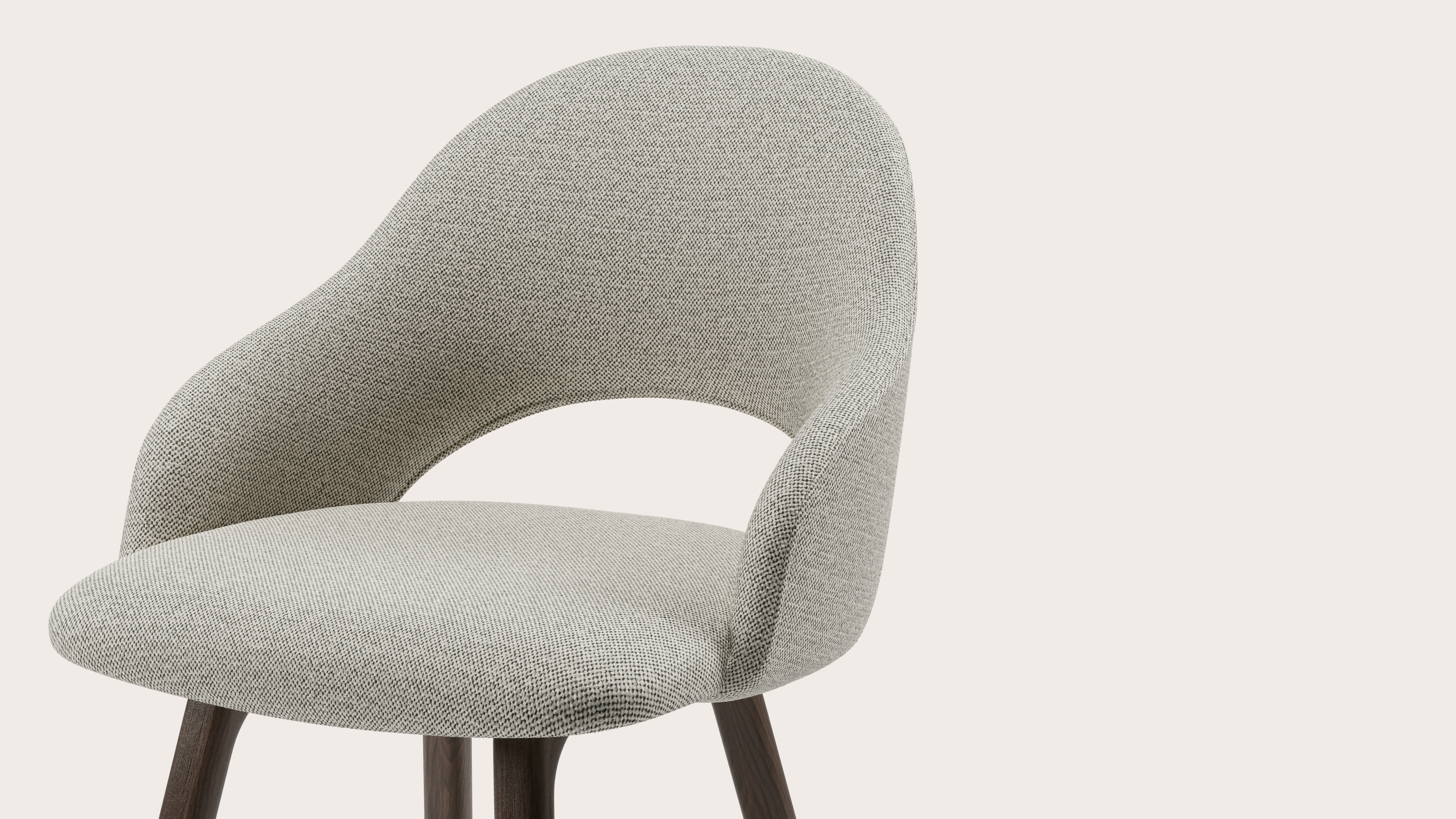 Fauteuil Gaudio en Brio tissu Light Grey avec pied de chaise en chêne fumé