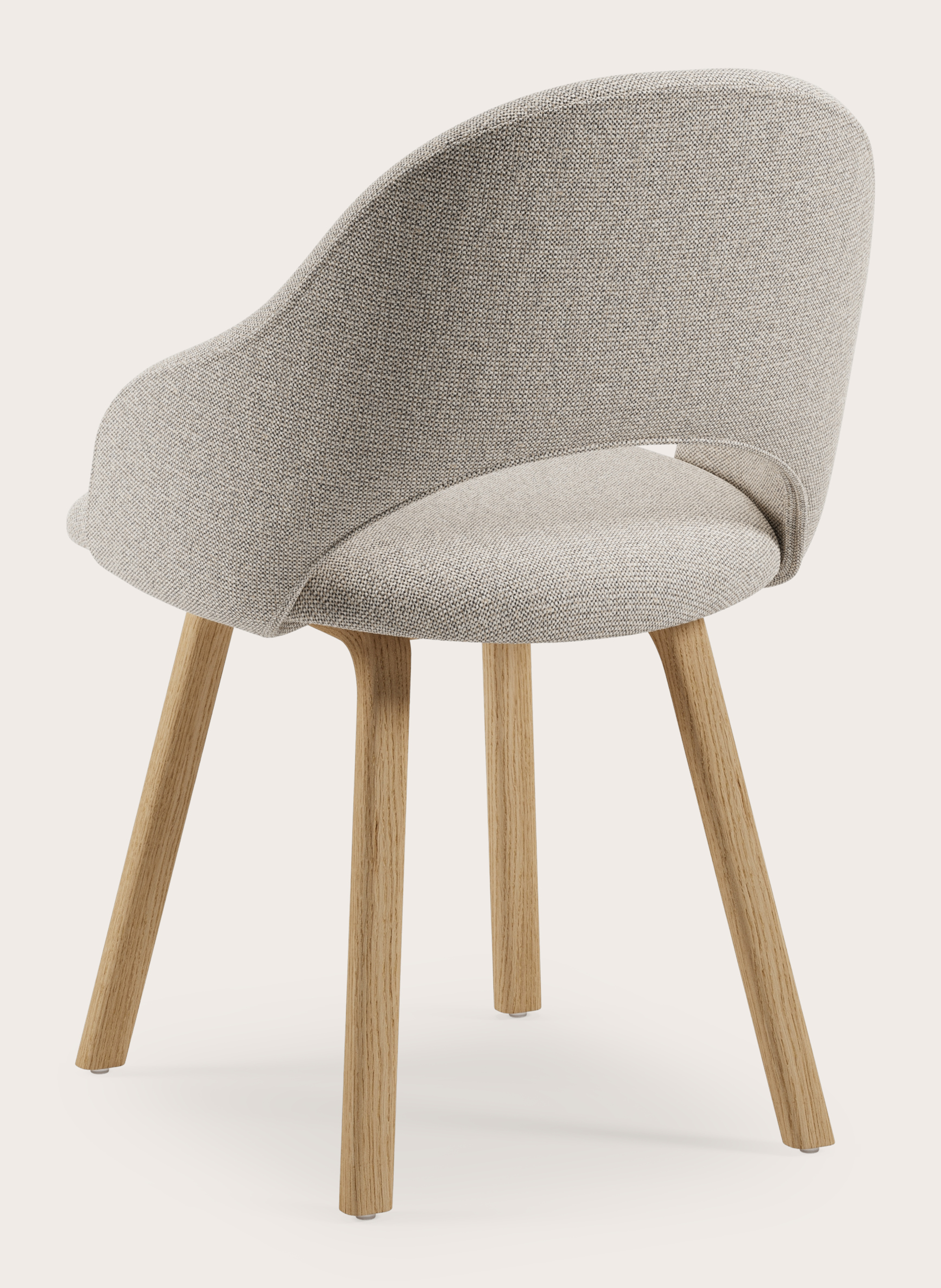 Gaudio armstoel in Brio stof Natural met stoelpoot in natuurkleurige eik