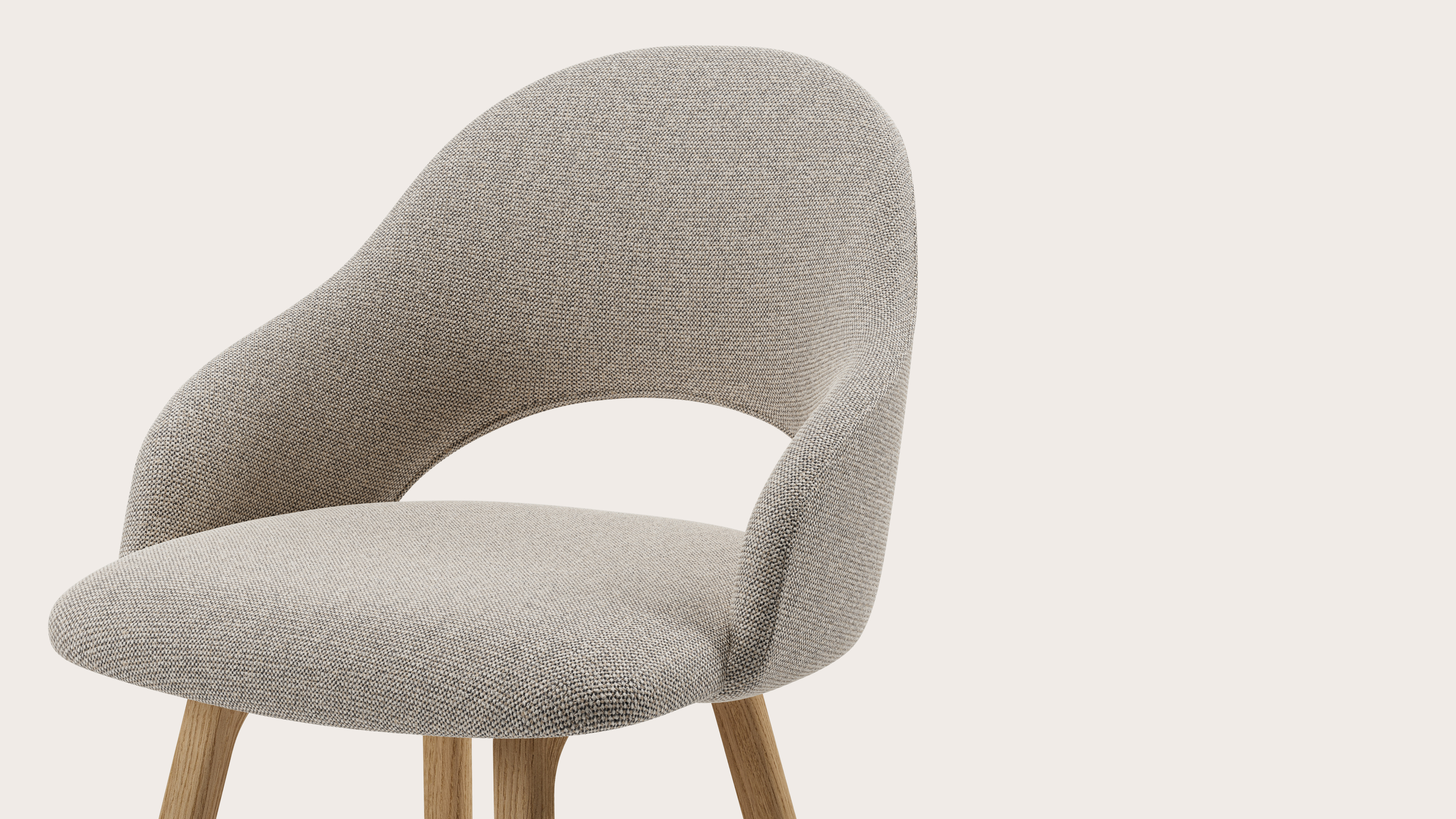 Gaudio armstoel in Brio stof Natural met stoelpoot in natuurkleurige eik