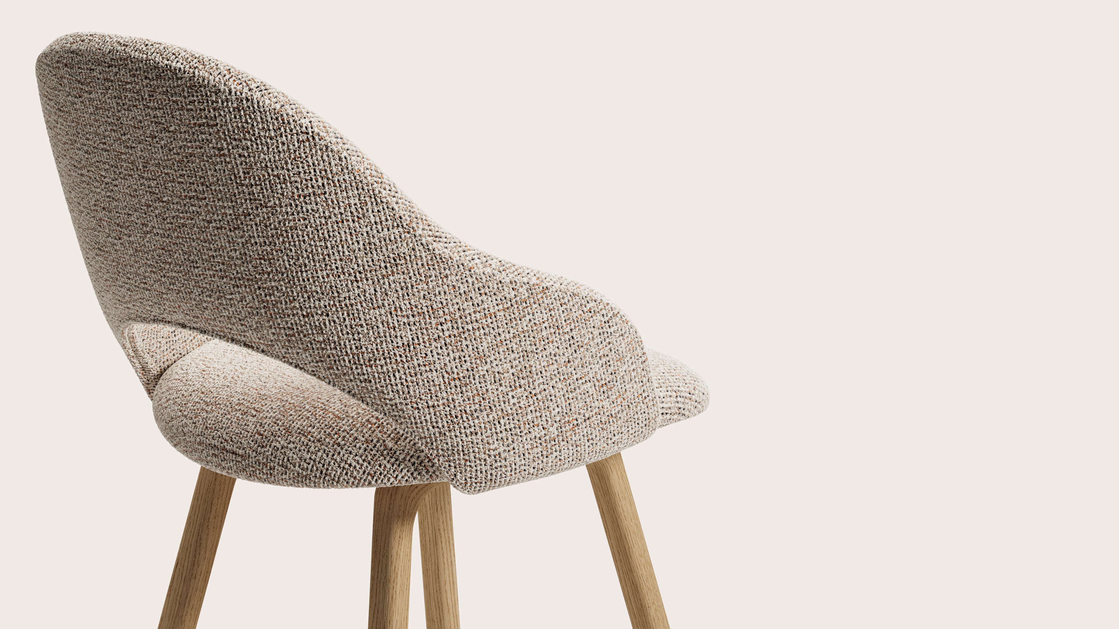 Gaudio armstoel in Fresco stof Caramel met stoelpoot in natuurkleurige eik