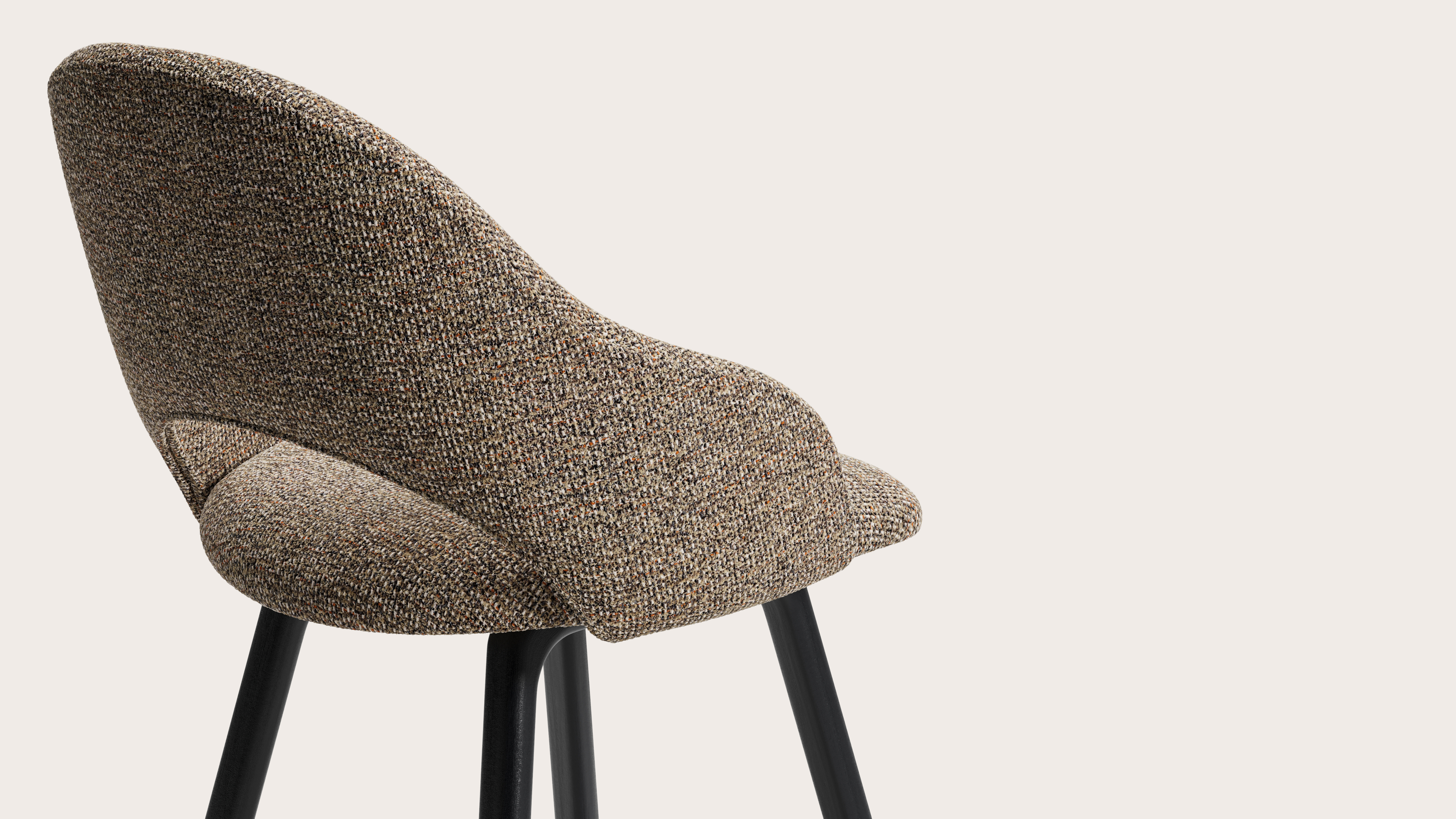Gaudio armstoel in Fresco stof Wenge met stoelpoot in zwarte eik