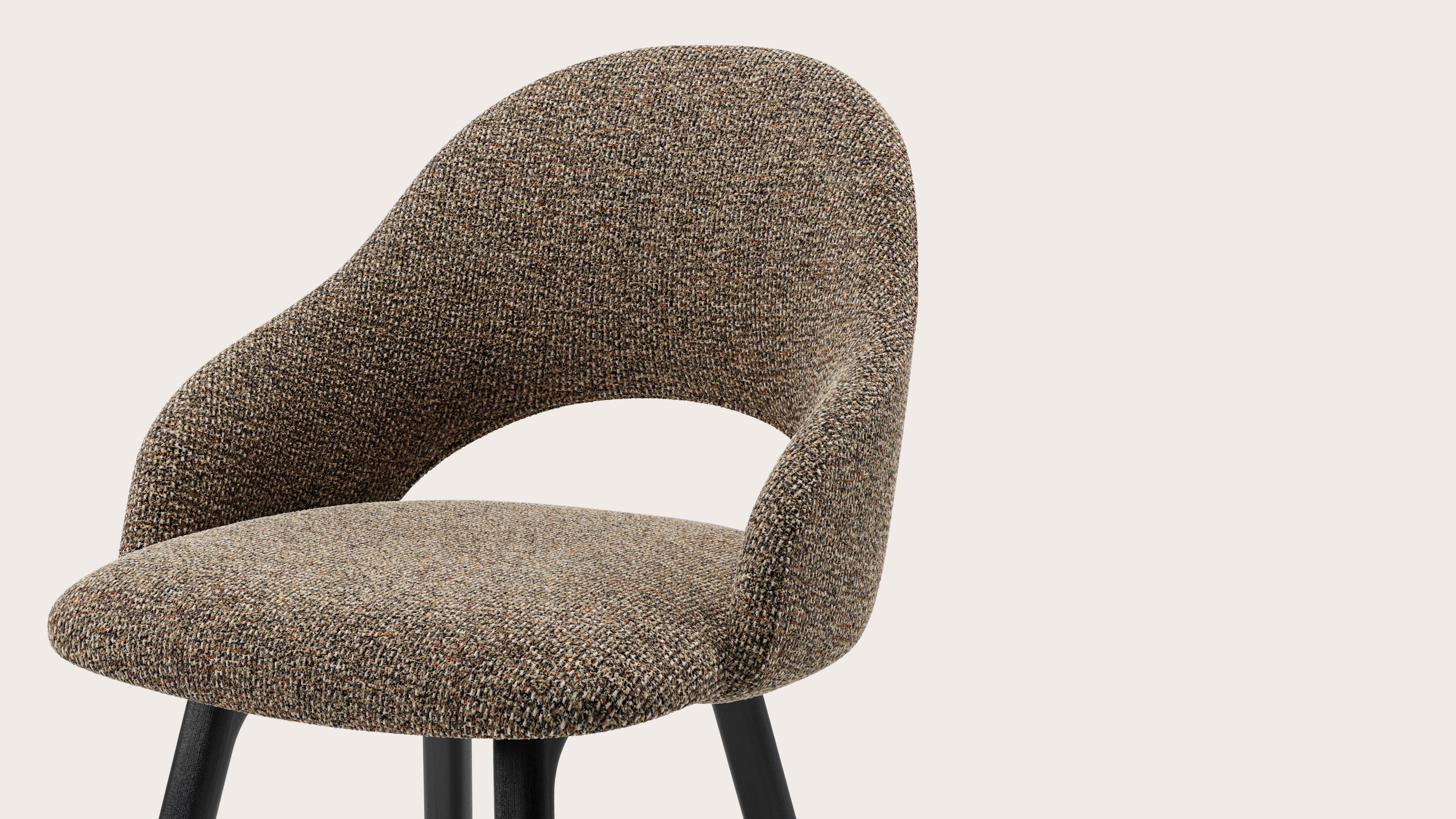 Gaudio armstoel in Fresco stof Wenge met stoelpoot in zwarte eik