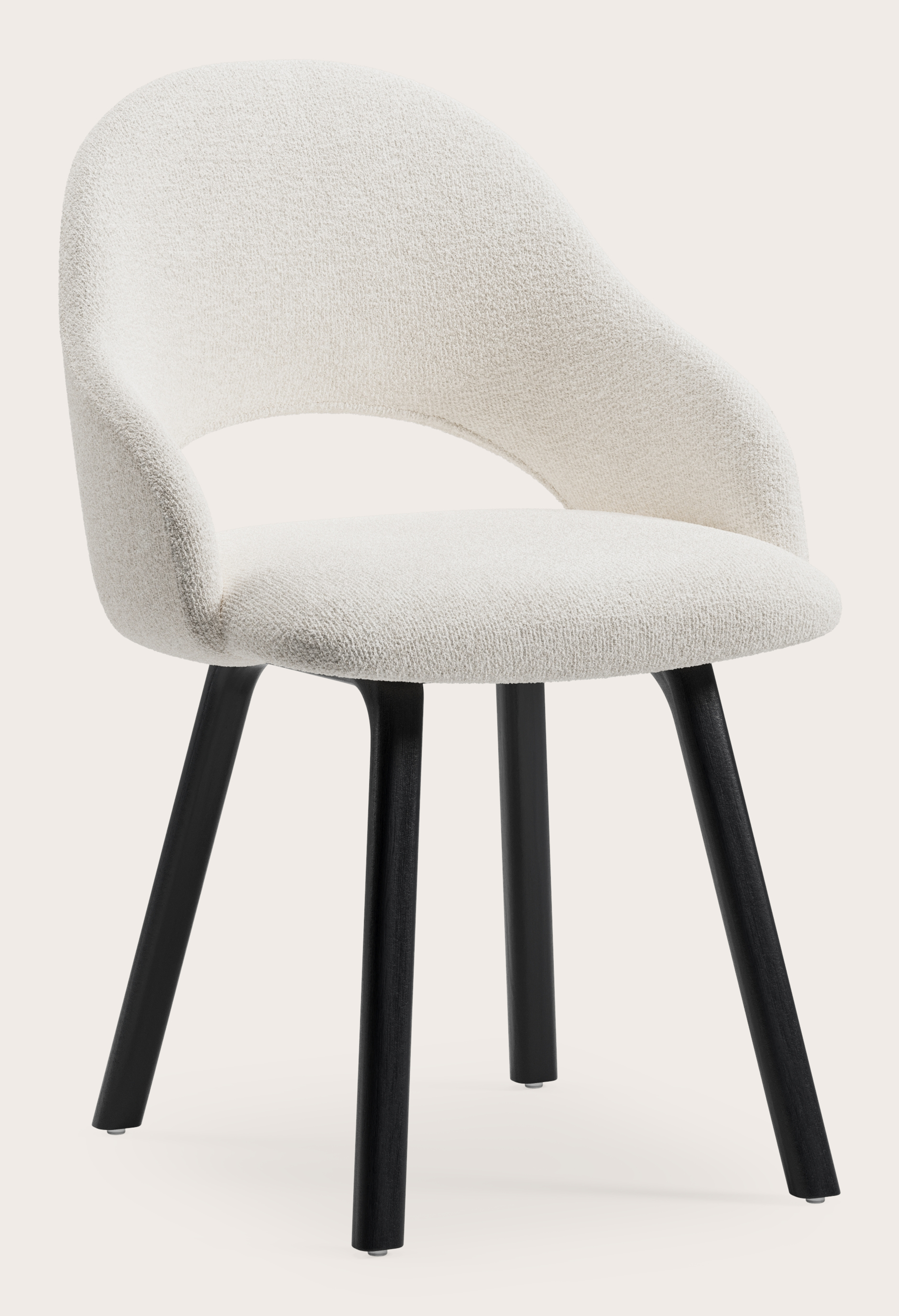 Fauteuil Gaudio en Nova tissu Pearl avec pied de chaise en chêne noir