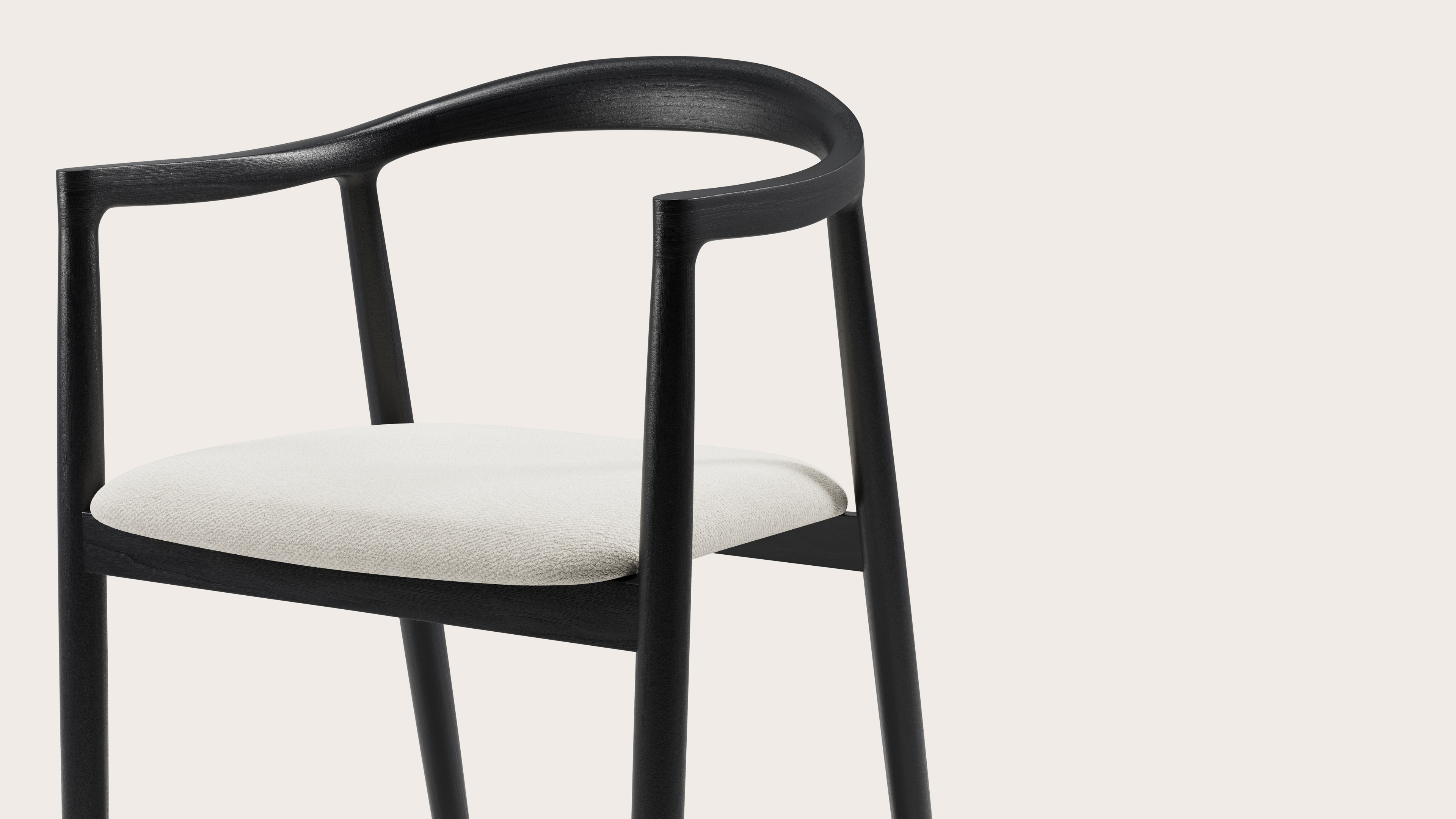 Fauteuil Noto en chêne massif noir avec assise en Volti tissu Pearl