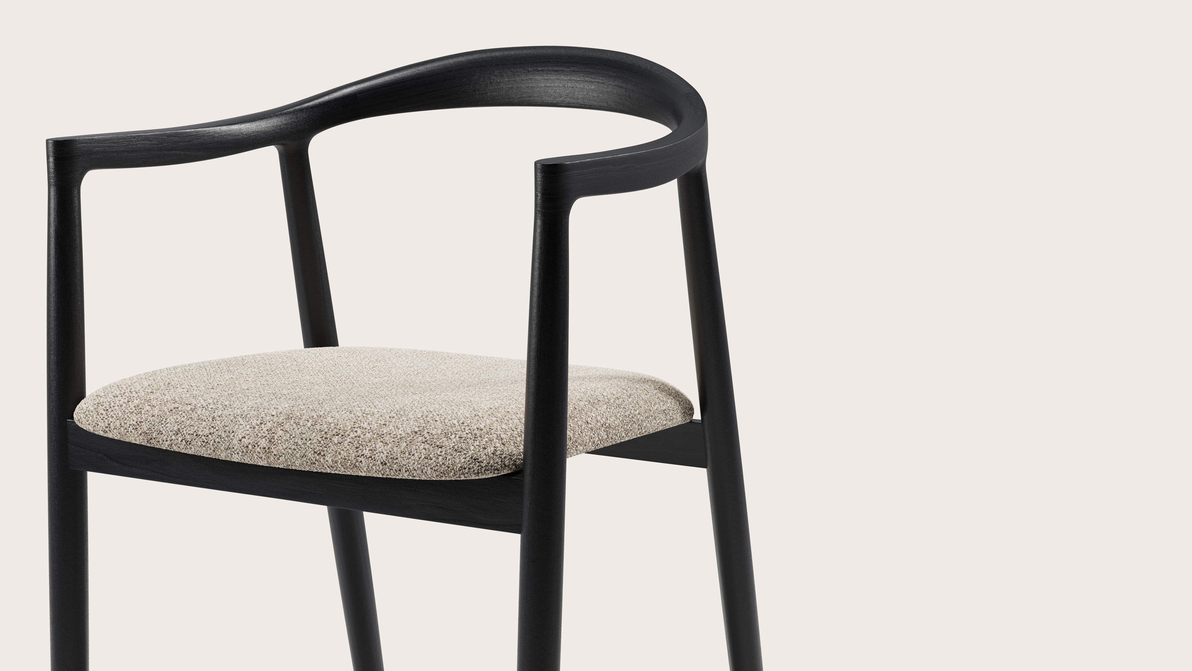 Noto armstoel in zwarte eik met zitting in Stanza stof Light Taupe