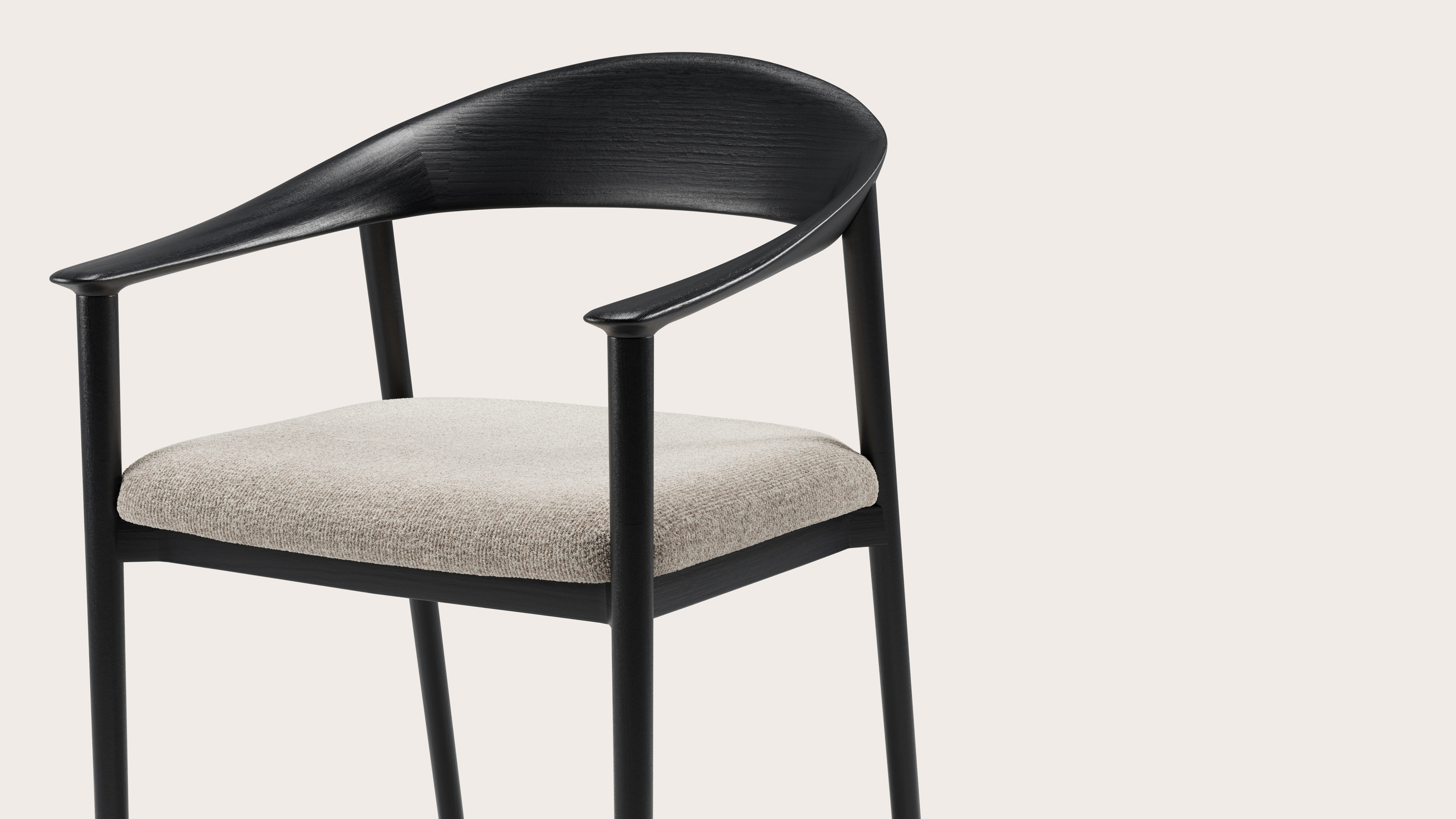 Cerso armstoel in zwarte eik met zitting in Nova stof Almond