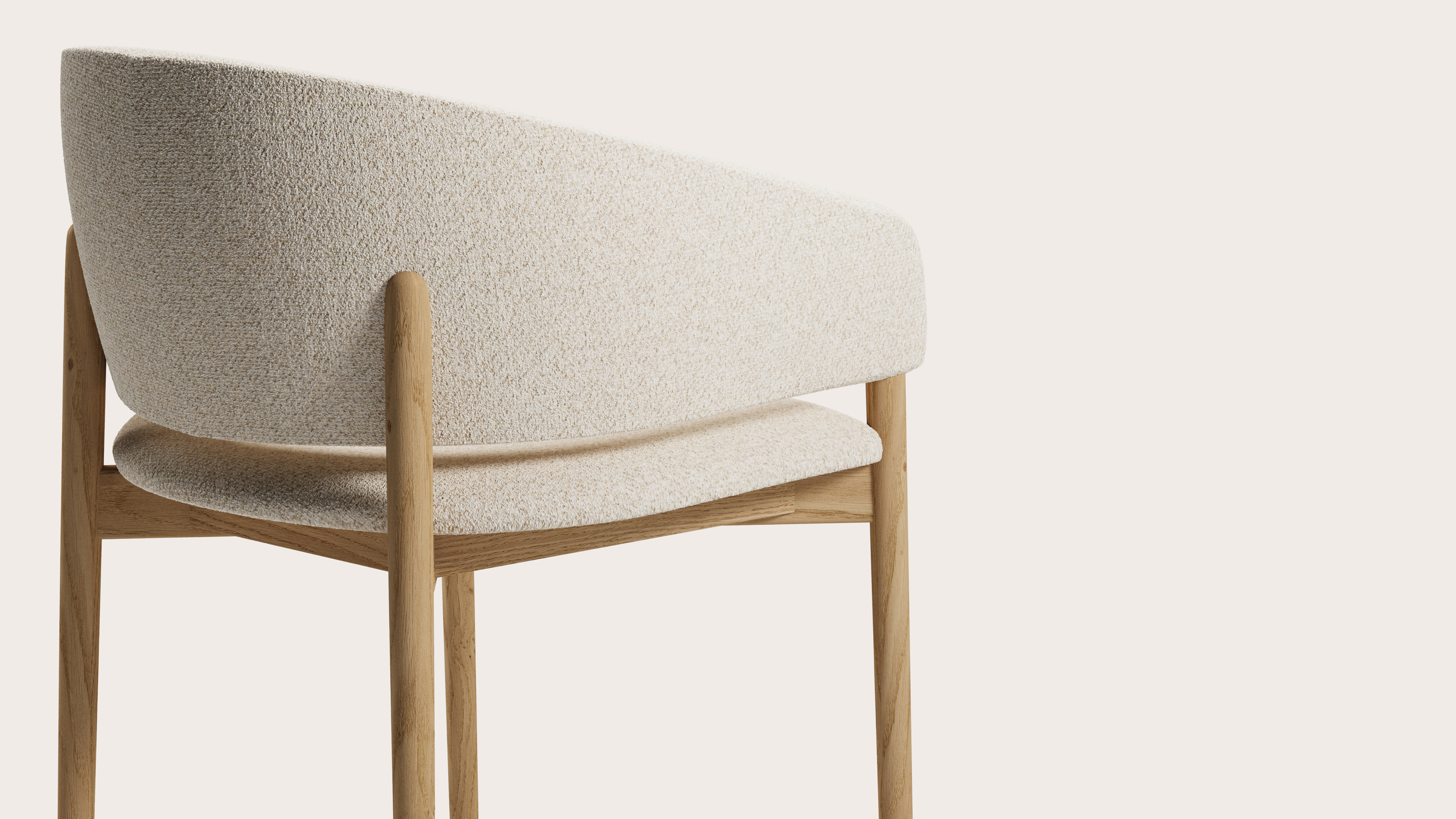 Comino armstoel in Mezzo stof Ecru met stoelpoot in natuurkleurige eik