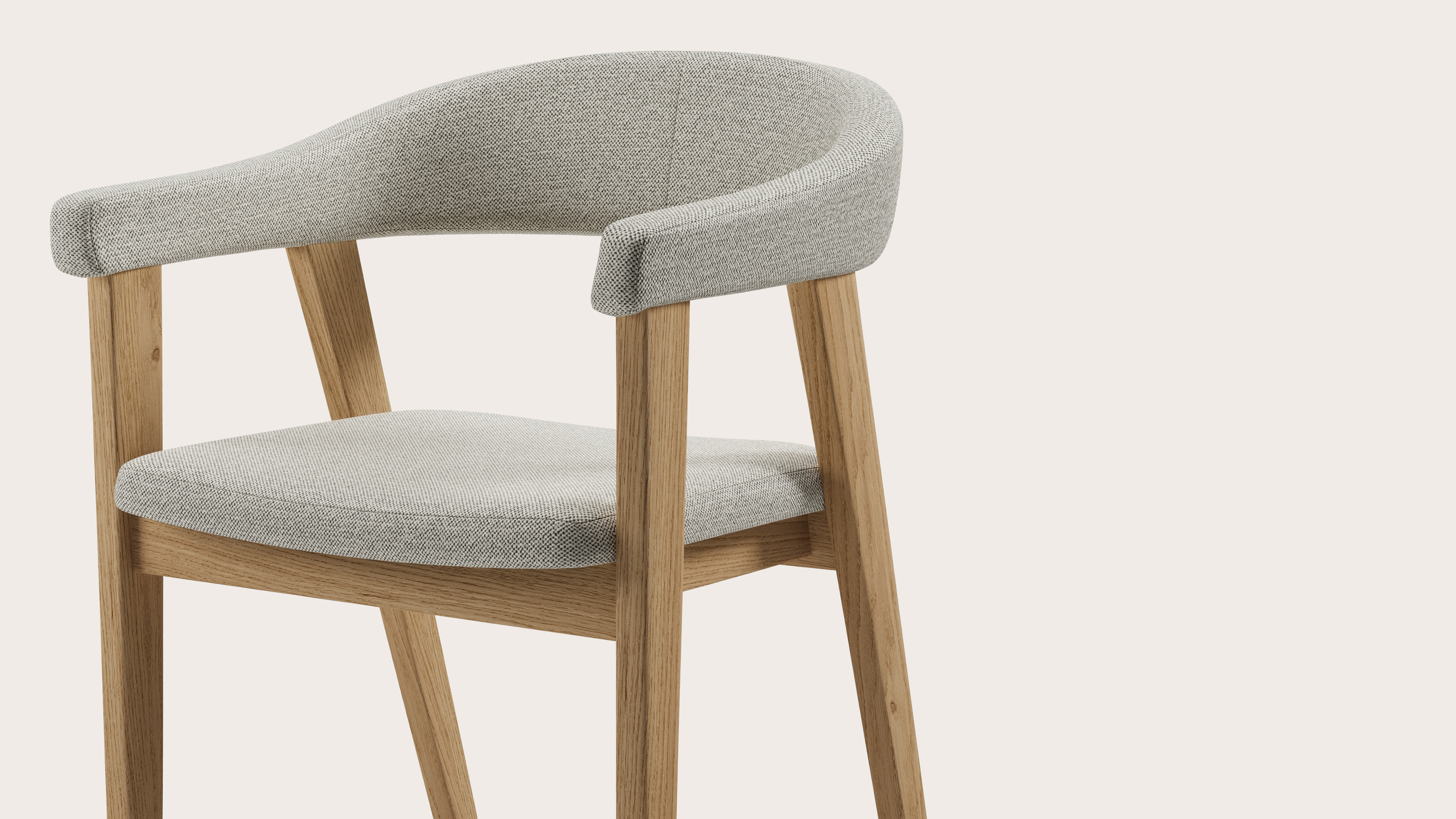 Gubbio armstoel in Brio stof Light Grey met stoelpoot in natuurkleurige eik