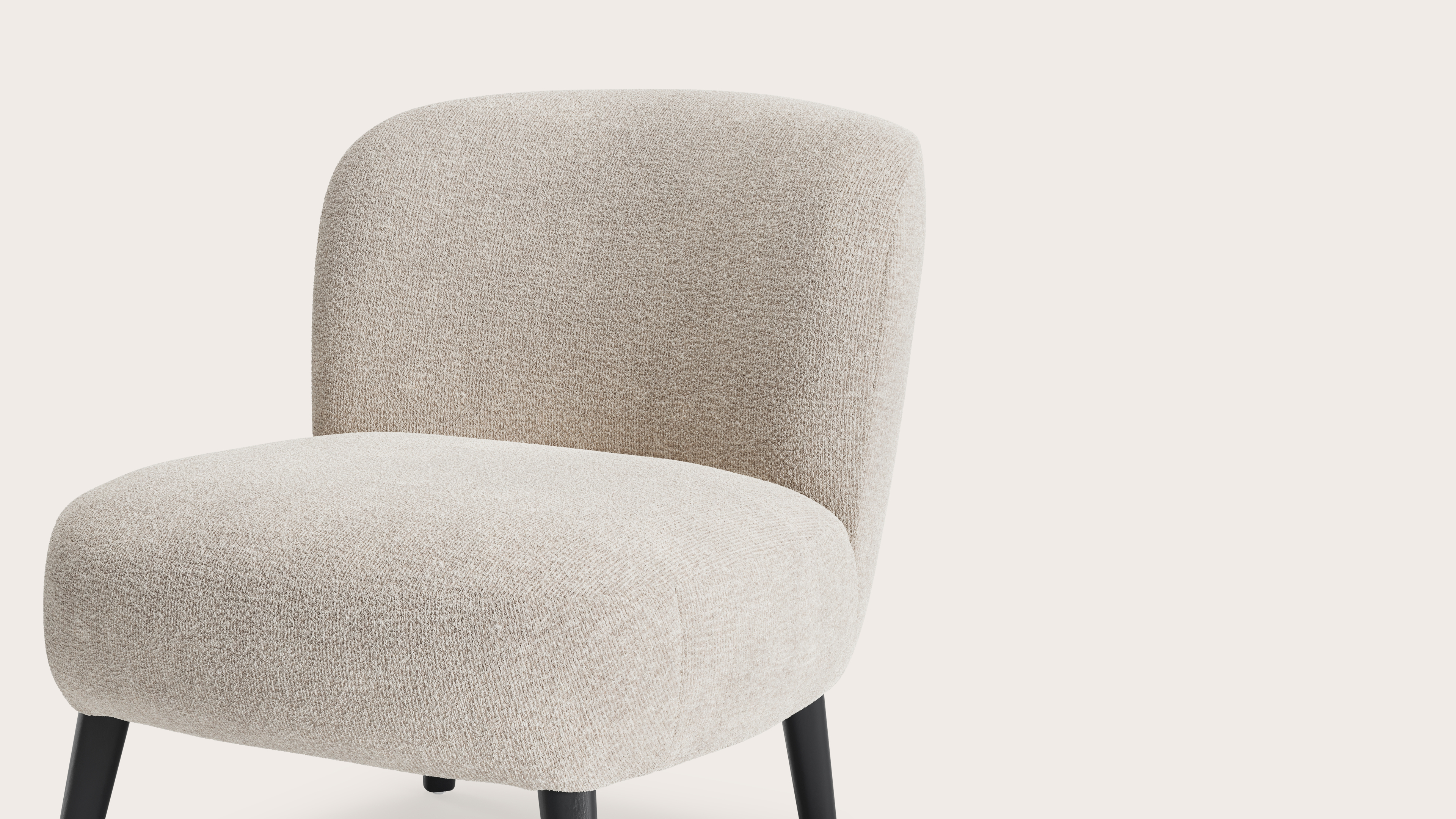Fauteuil Aviano en Nova tissu Almond avec pied de chaise en chêne noir