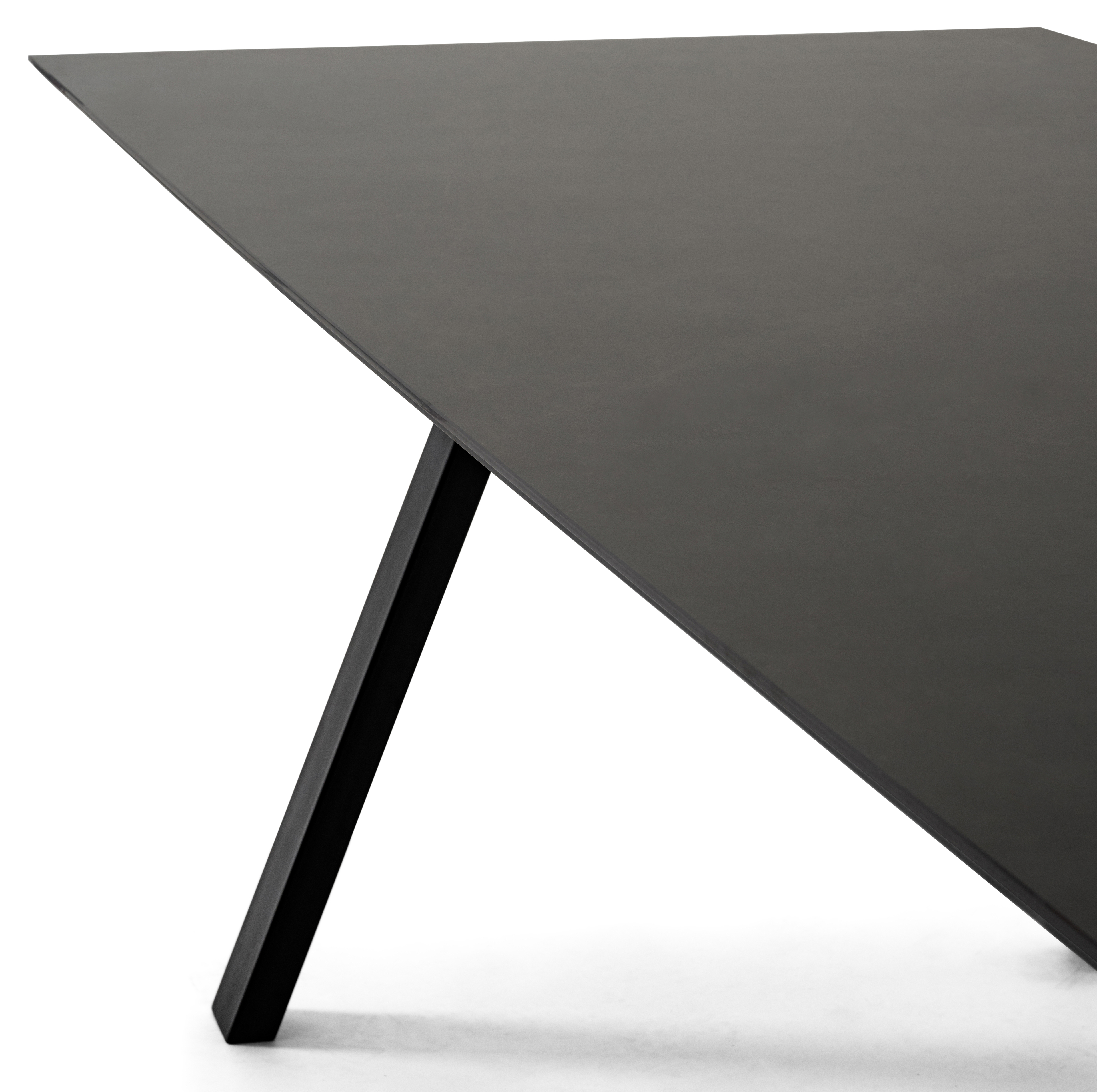 Table de salle à manger Tiendo armature en métal noir avec plateau Ceramo rectangulaire céramique en couleur Calatorao 220 x 100 x 77 cm