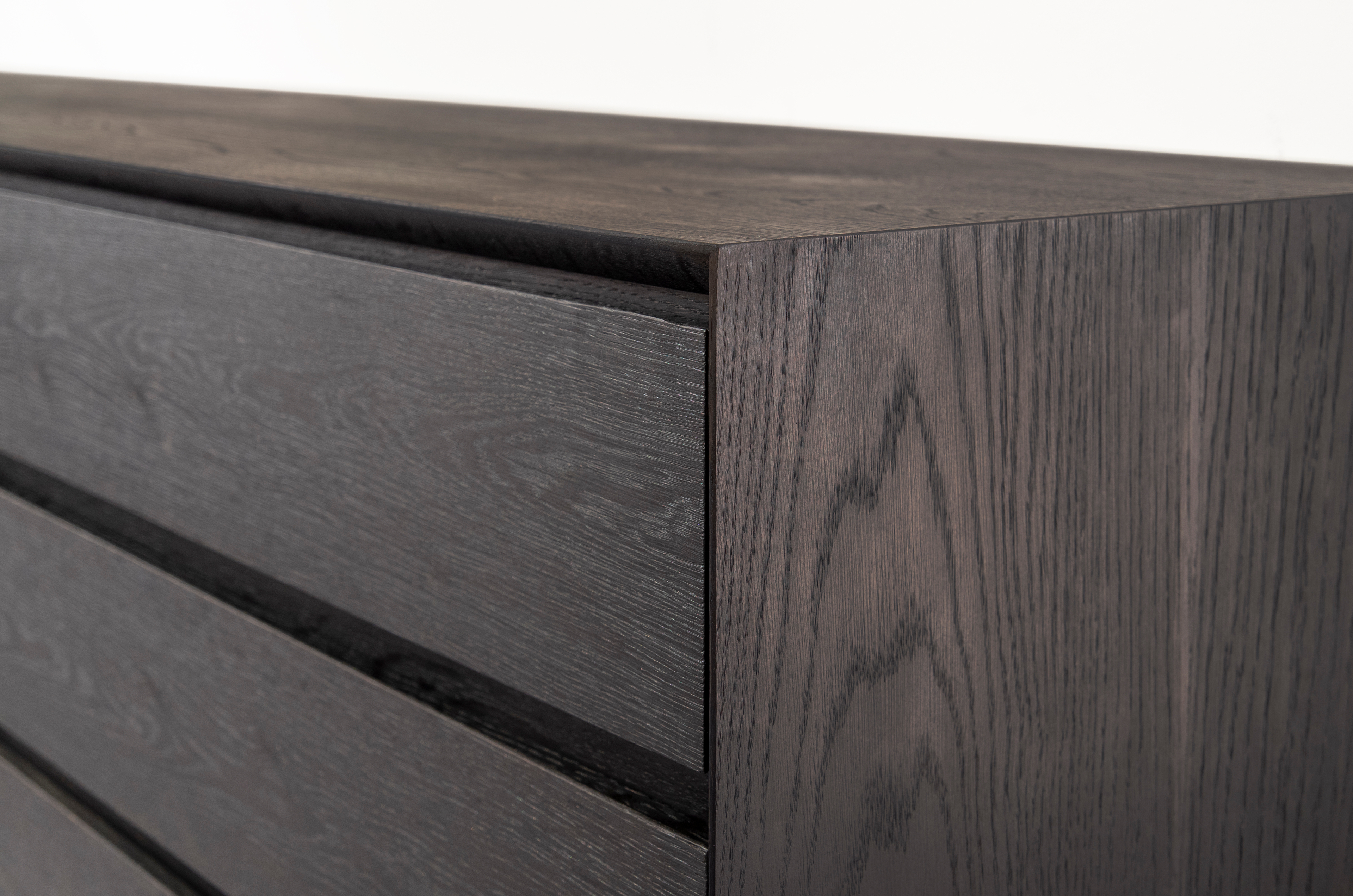 Arno dressoir in zwarte eik 190 x 45 cm