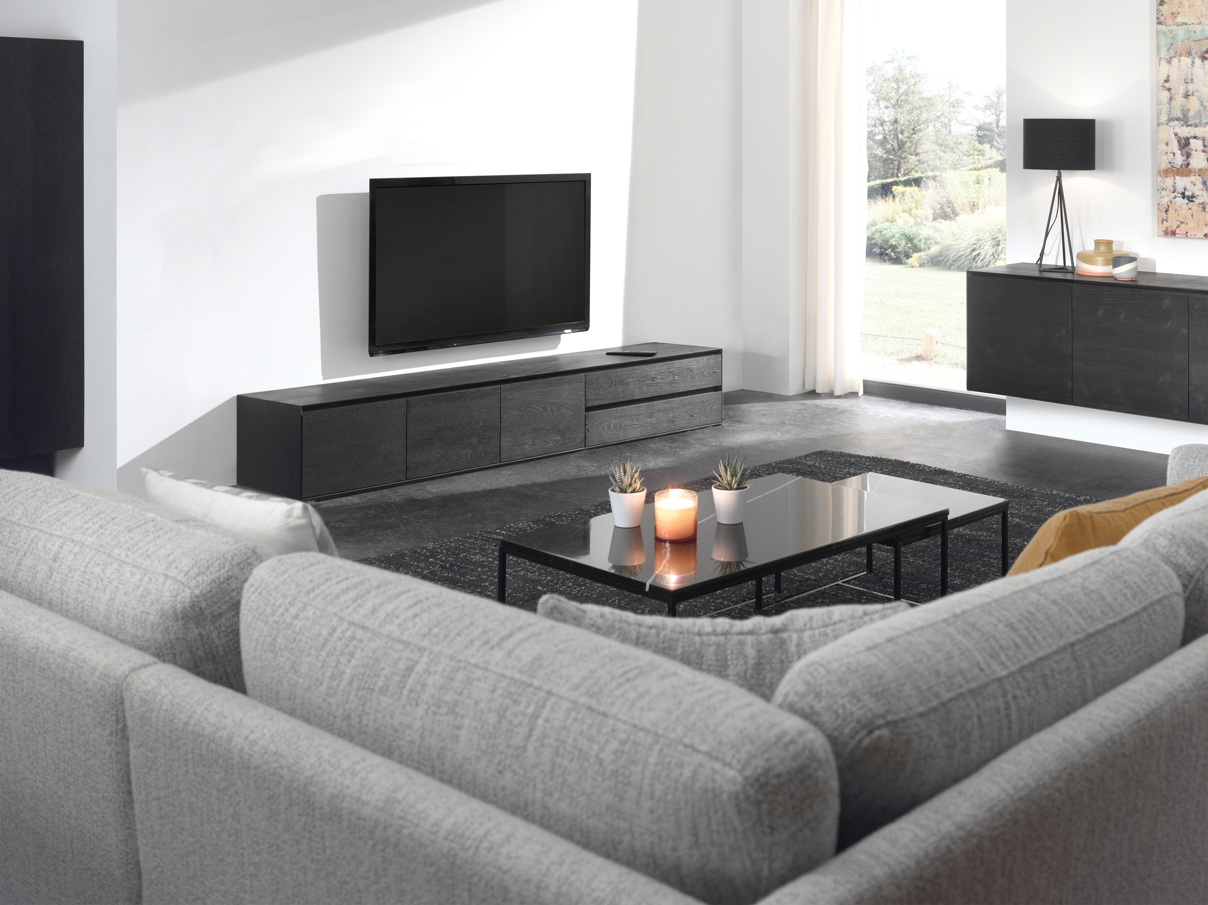 Arno tv-meubel in zwarte eik 220 x 45 cm