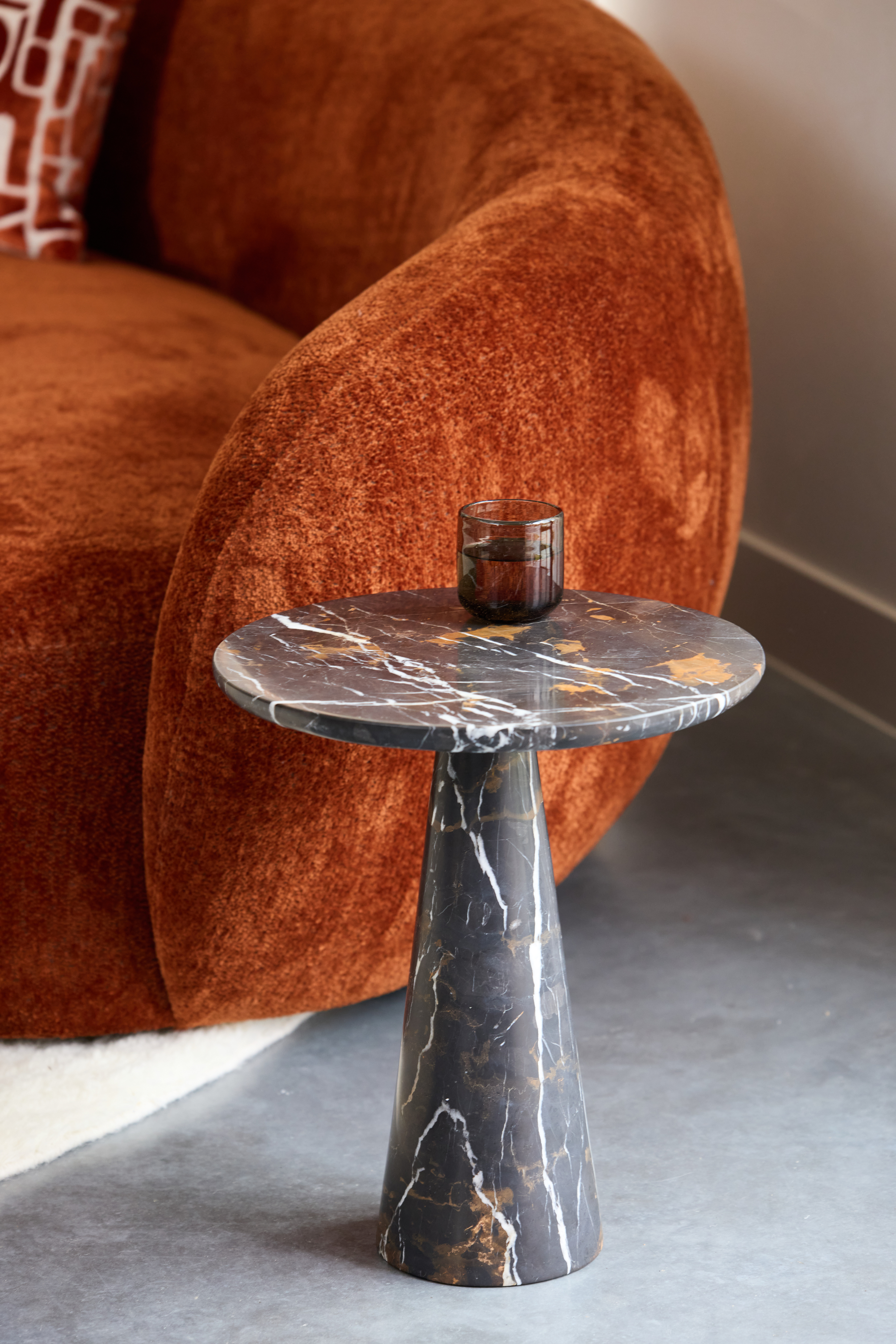 Ficono_sidetable