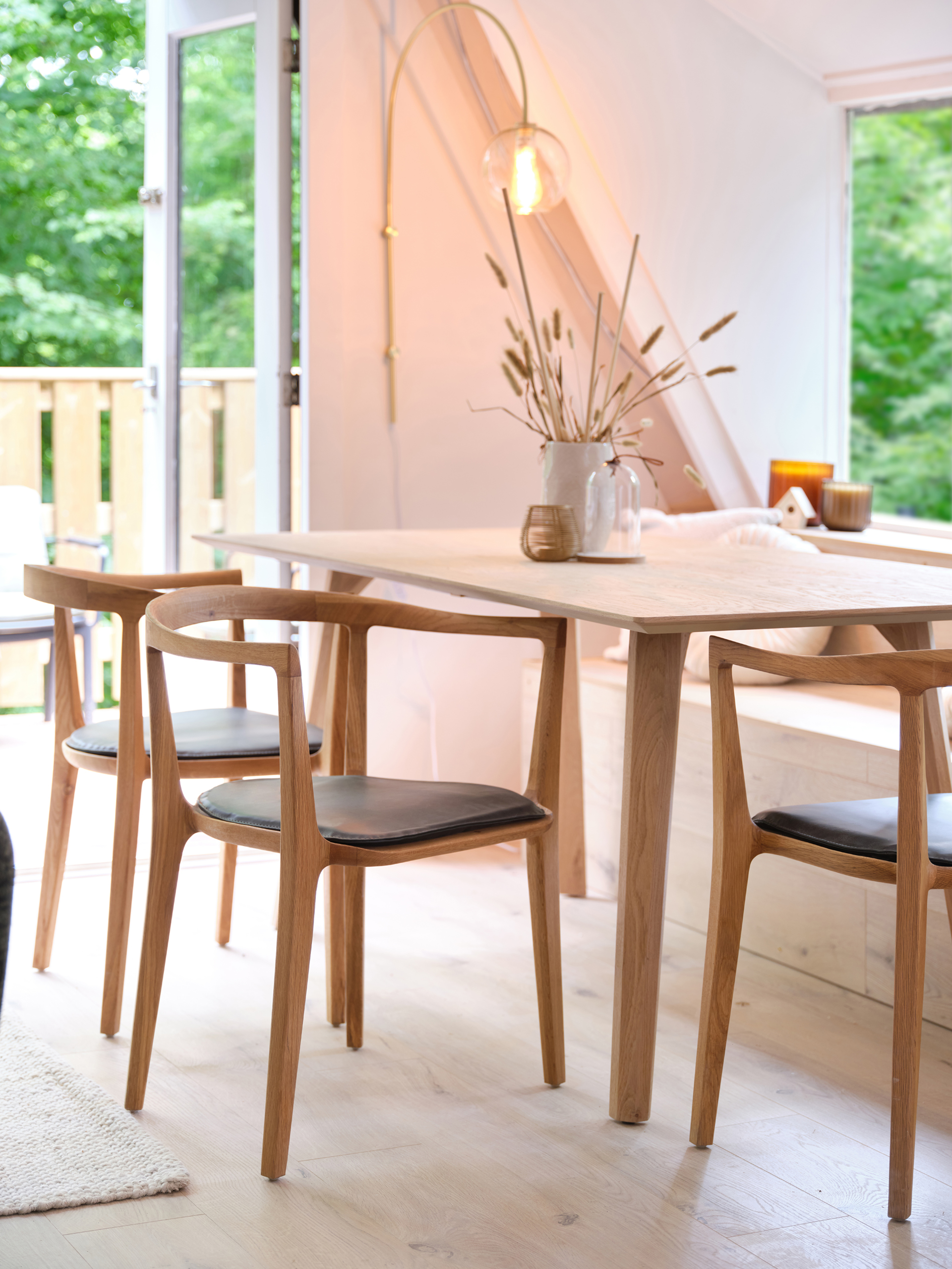 Table de salle à manger Clino armature en chêne couleur naturelle avec plateau Finesso rectangulaire en chêne couleur naturelle 180 x 90 x 77 cm