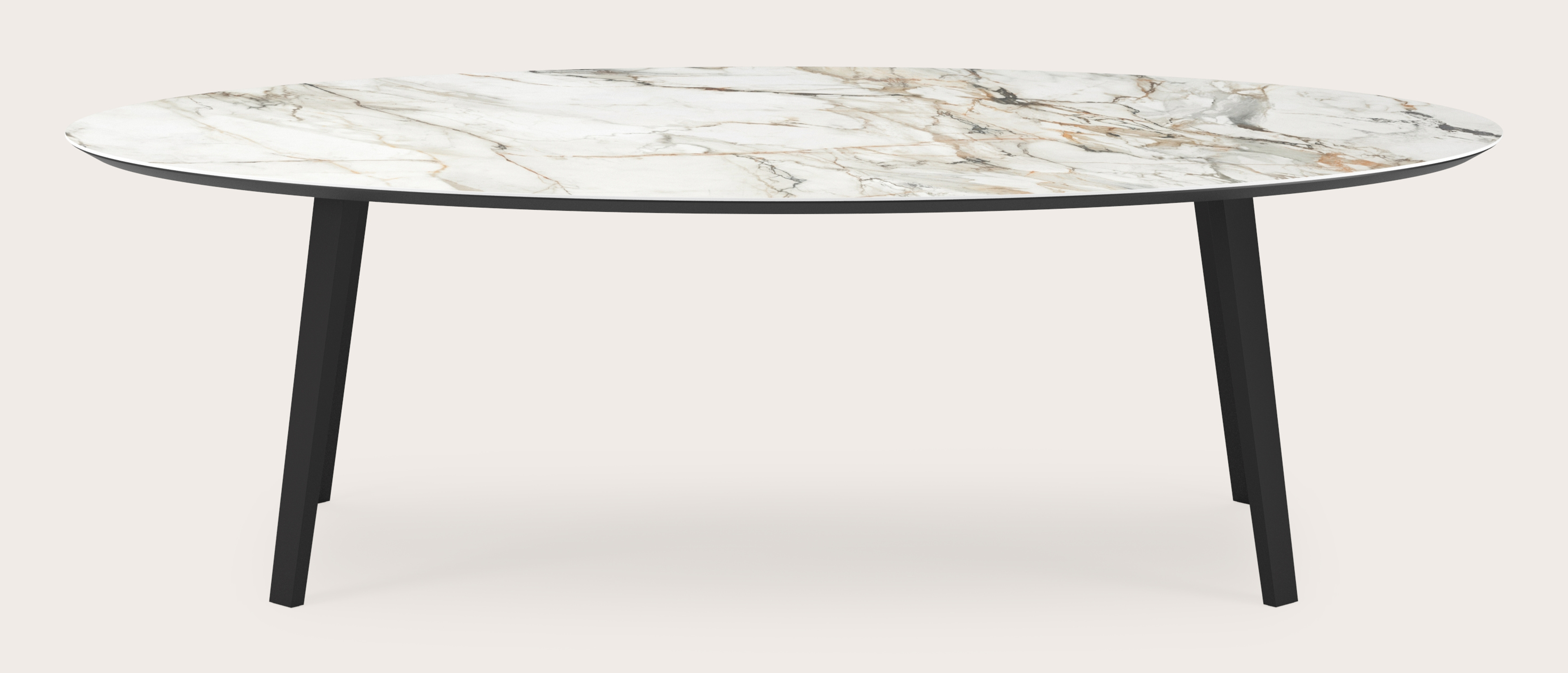 Eettafel Clino onderstel in zwart metaal met ovaal volkeramisch Ceramo blad in kleur Calacatta Luxe  260 x 130 x 77 cm