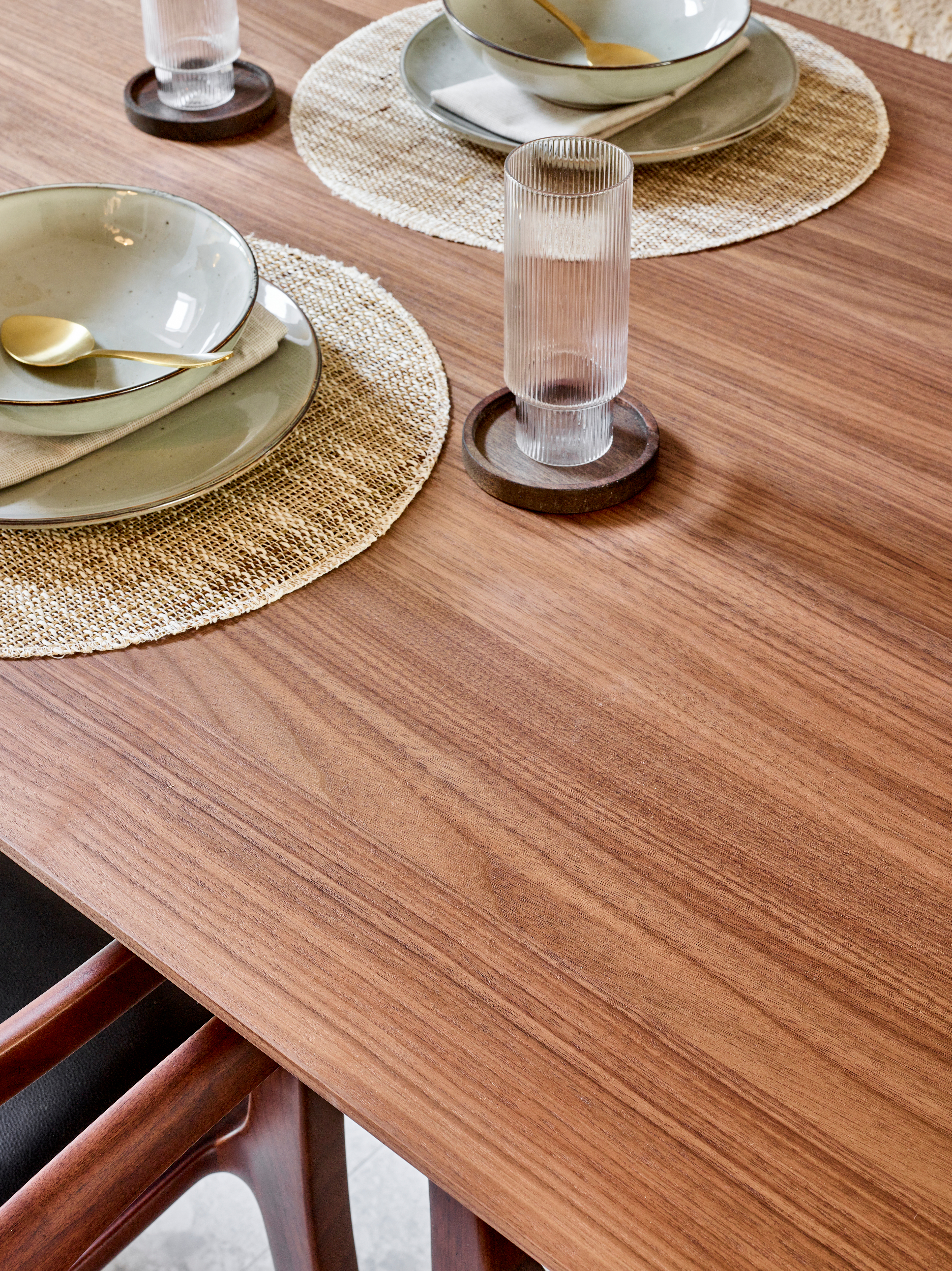 Eettafel Clino onderstel in walnoot met rechthoekig Finesso blad in walnoot 180 x 90 x 77 cm