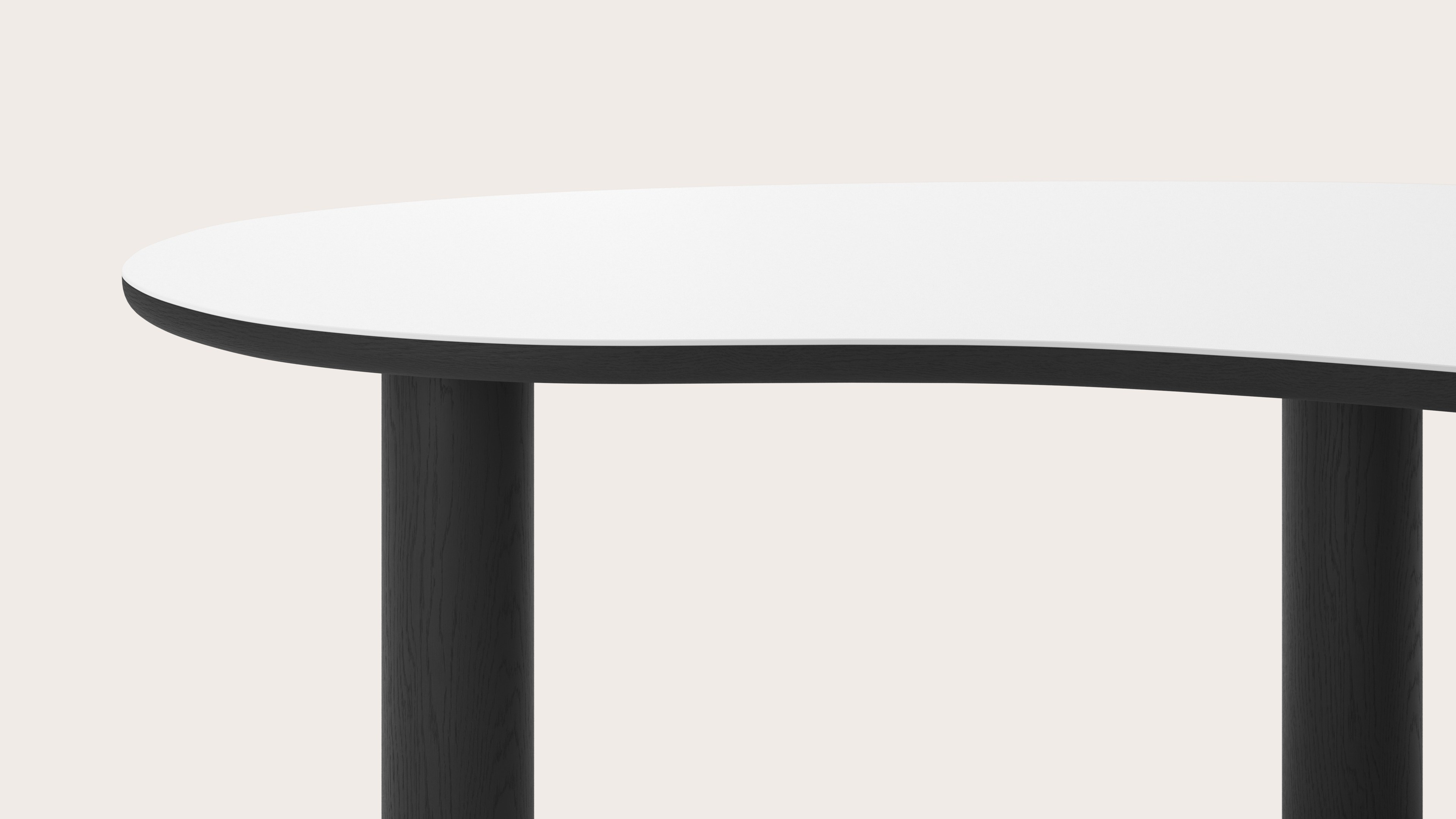 Eettafel Amato Rondo onderstel in zwarte eik met Blobvormig volkeramisch Ceramo blad in kleur Arctic White 220 x 112 x 77 cm