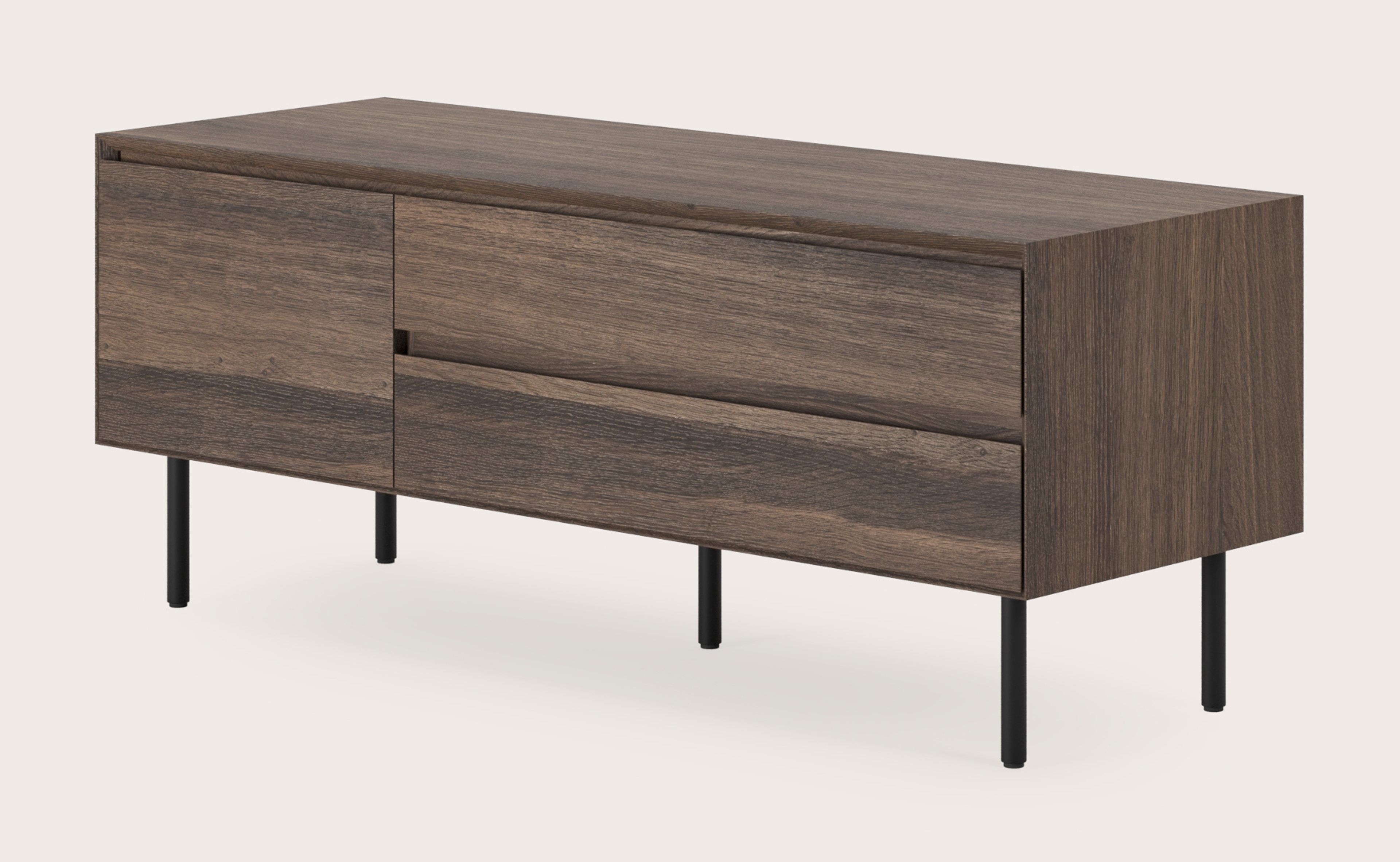 Arno tv-meubel in gerookte eik met ronde poten 130 x 45 cm