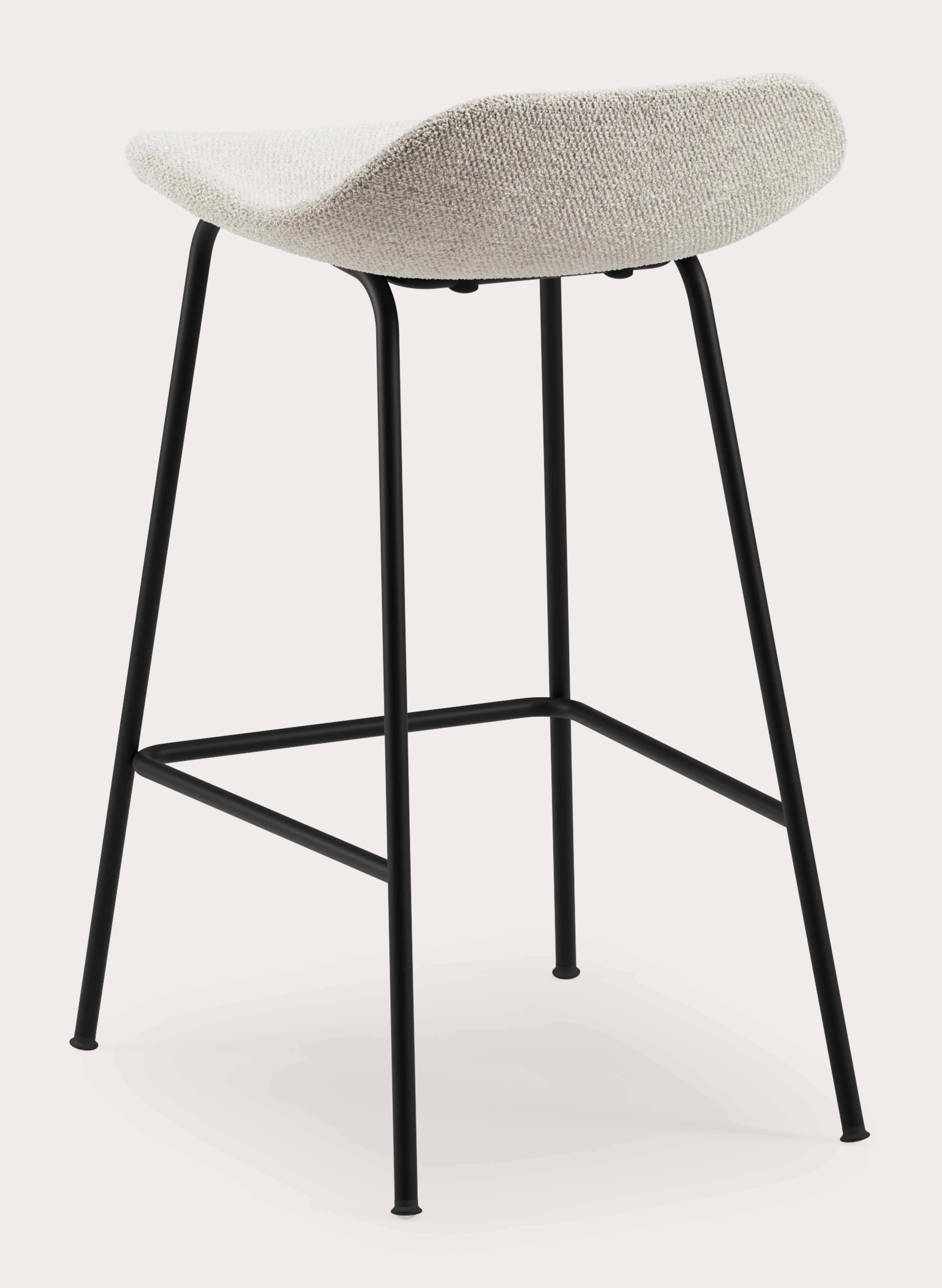 Vasco tabouret de bar basse en métal noir avec assise en Molto tissu Almond