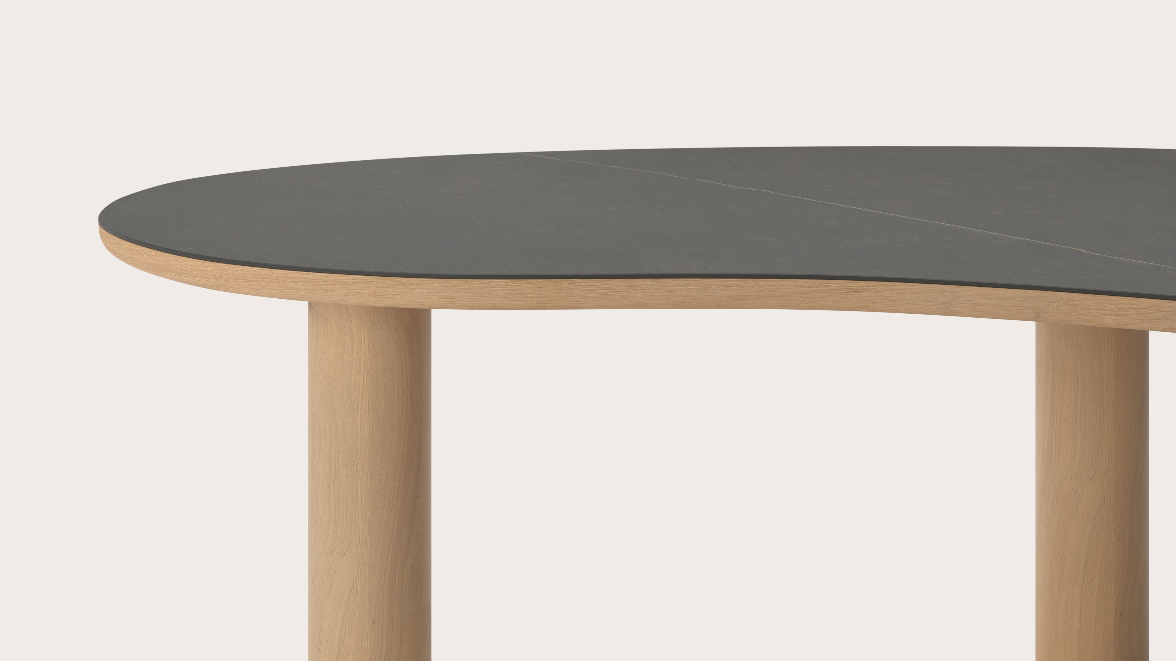 Table de salle à manger Amato Rondo armature en chêne couleur naturelle avec plateau Ceramo forme blob en céramique en couleur Calatorao 220 x 112 x 77 cm