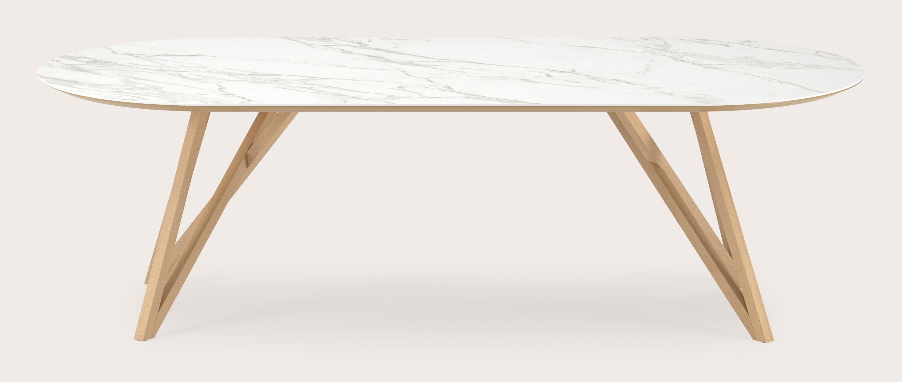 Eettafel Ragno onderstel in natuurkleurige eik met plat ovaal volkeramisch Ceramo blad in kleur Calacatta 260 x 115 x 77 cm 