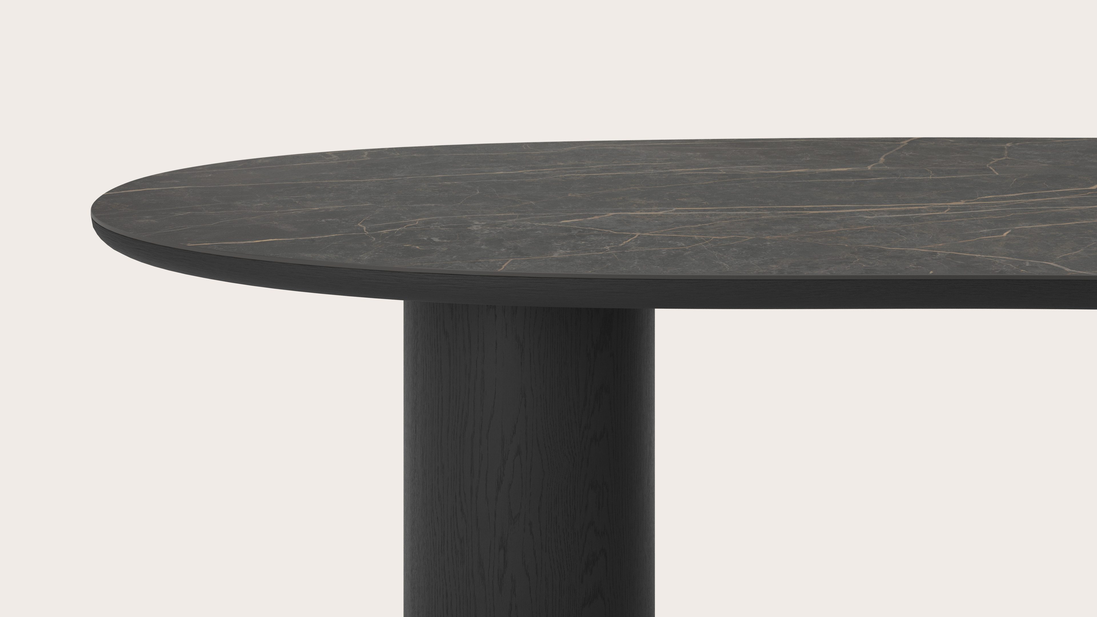Table de salle à manger Amato Rondo armature en chêne noir avec plateau Ceramo forme blob en céramique en couleur Black Obsession 300 x 122 x 77 cm