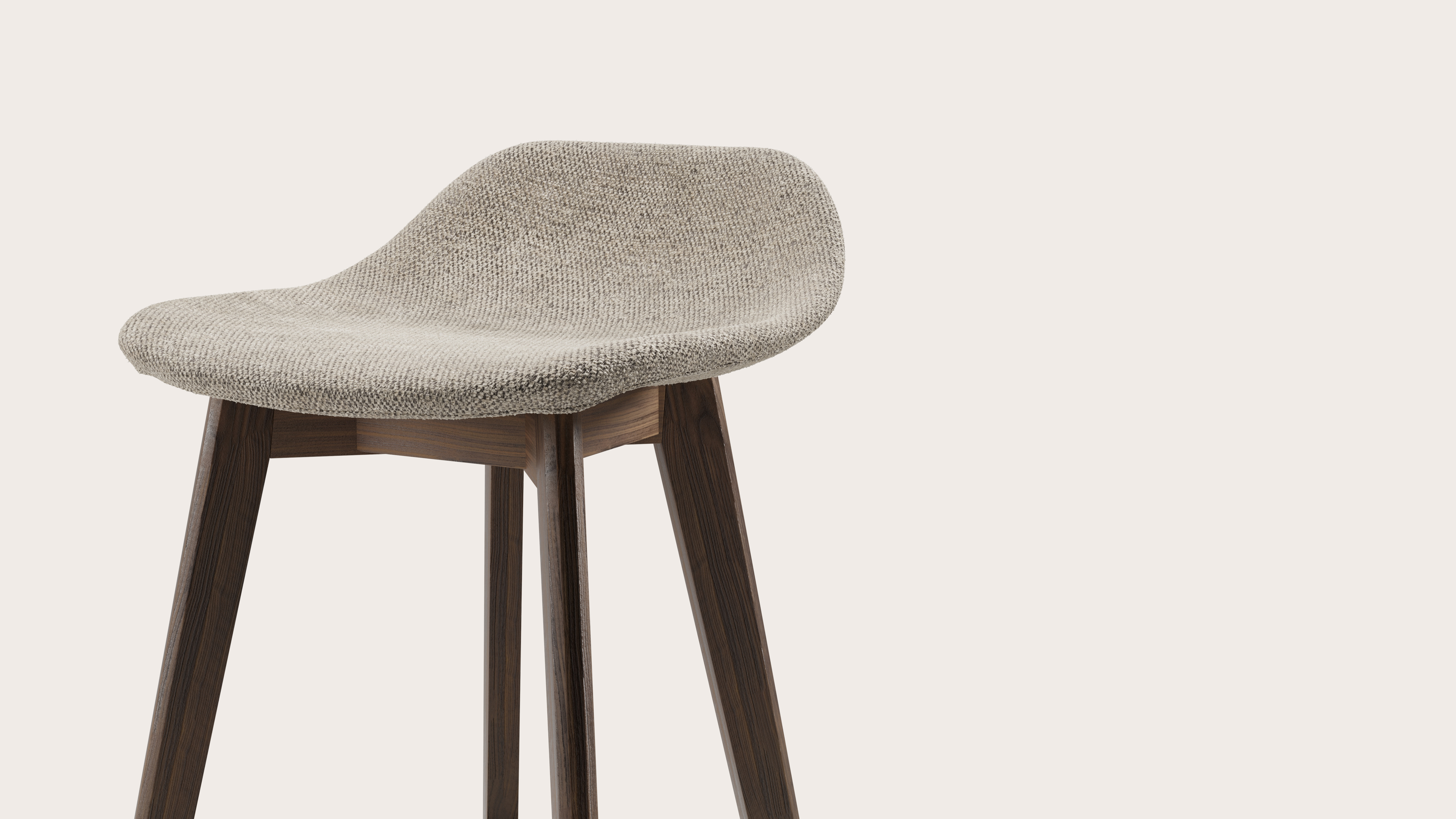 Vasco tabouret de bar basse en noyer avec assise en Molto tissu Taupe