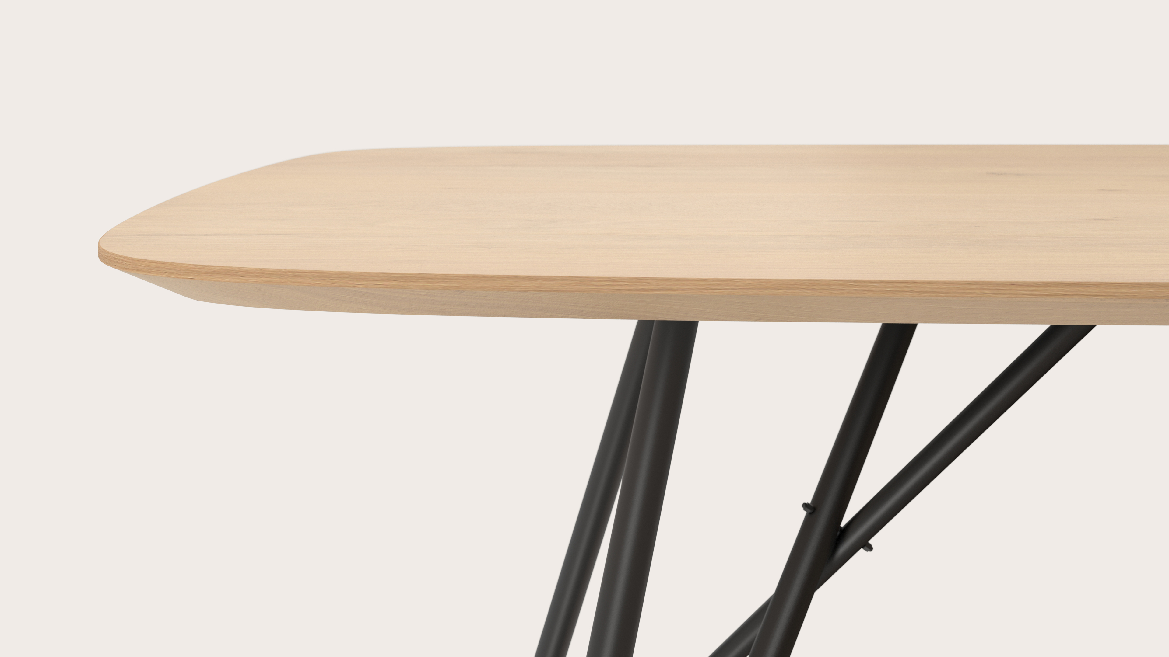 Table de salle à manger Ragno armature en métal noir avec plateau Finesso en forme arrondi en chêne couleur naturelle 260 x 110 x 77 cm
