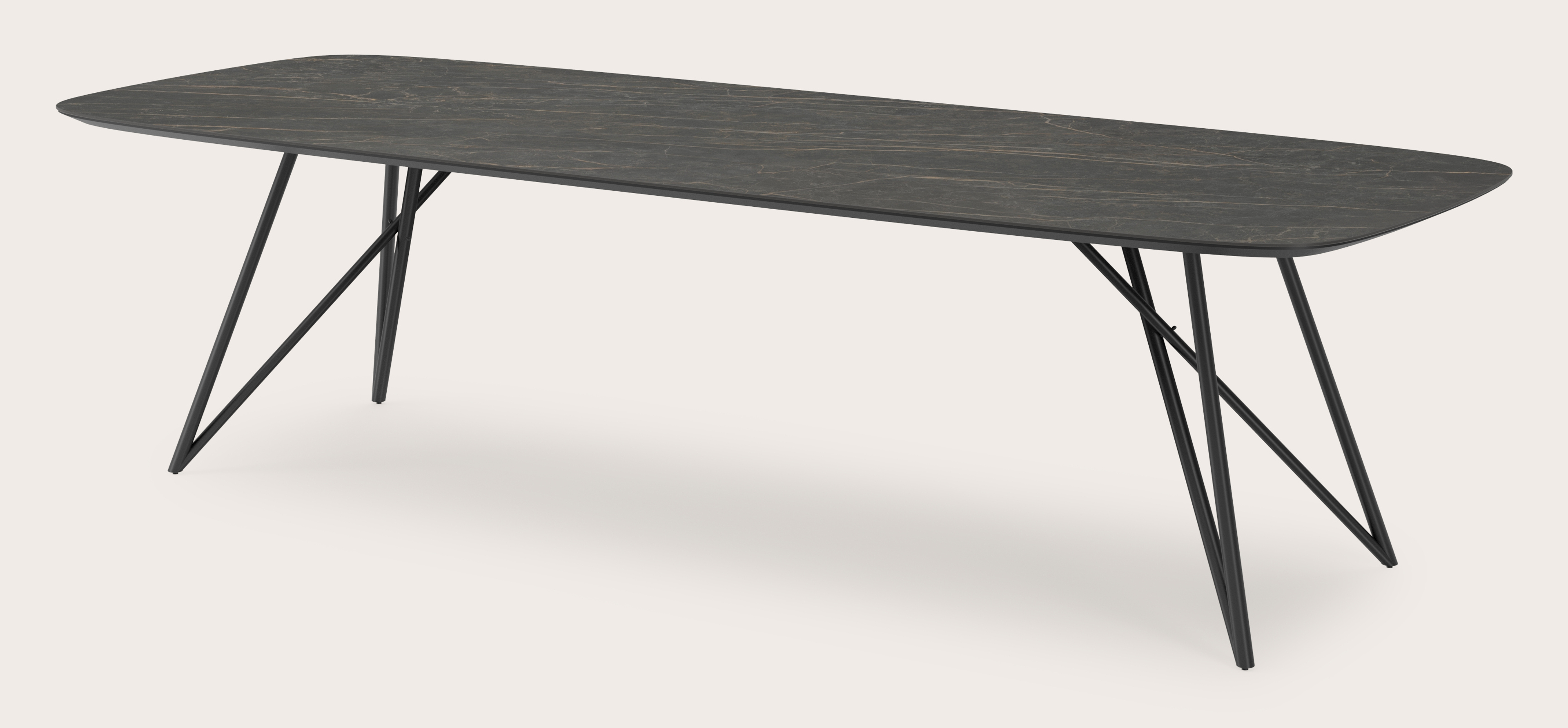 Table de salle à manger Ragno armature en métal noir avec plateau Ceramo forme arrondi en céramique en couleur Black Obsession 300 x 115 x 77 cm