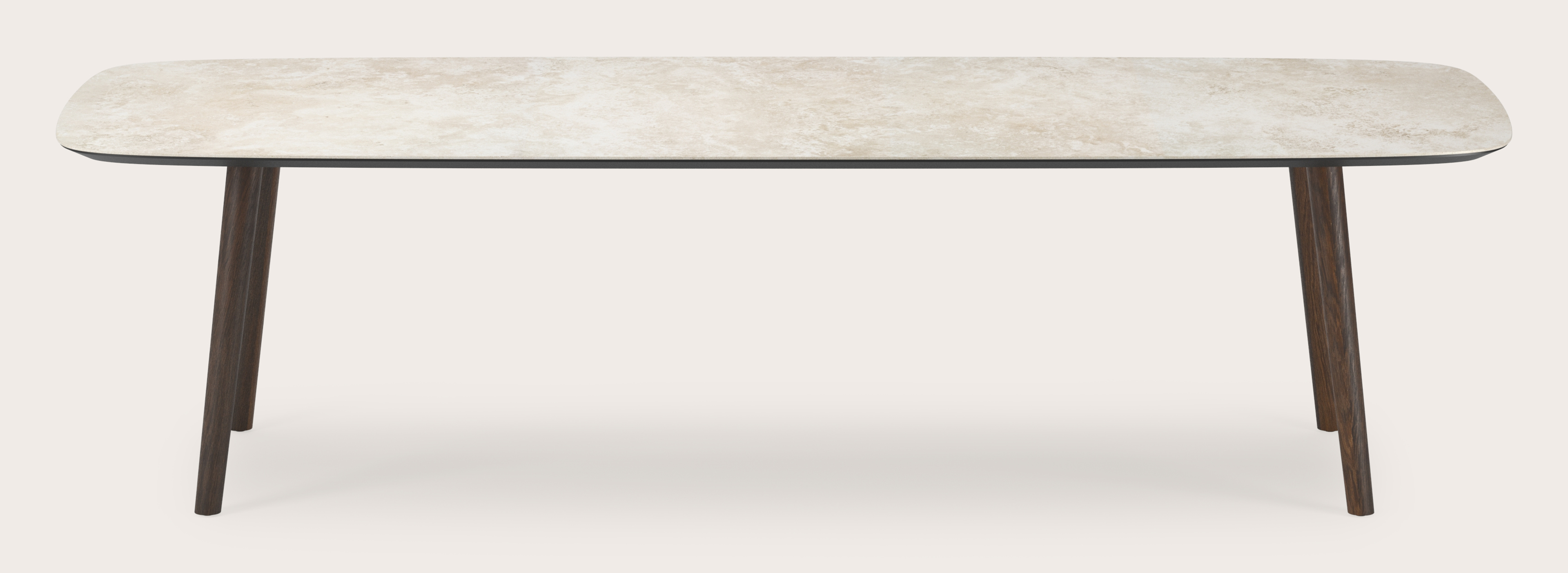 Table de salle à manger Conico armature en chêne fumé avec plateau Ceramo forme arrondie en céramique en couleur Rapolano 300 x 115 x 77 cm
