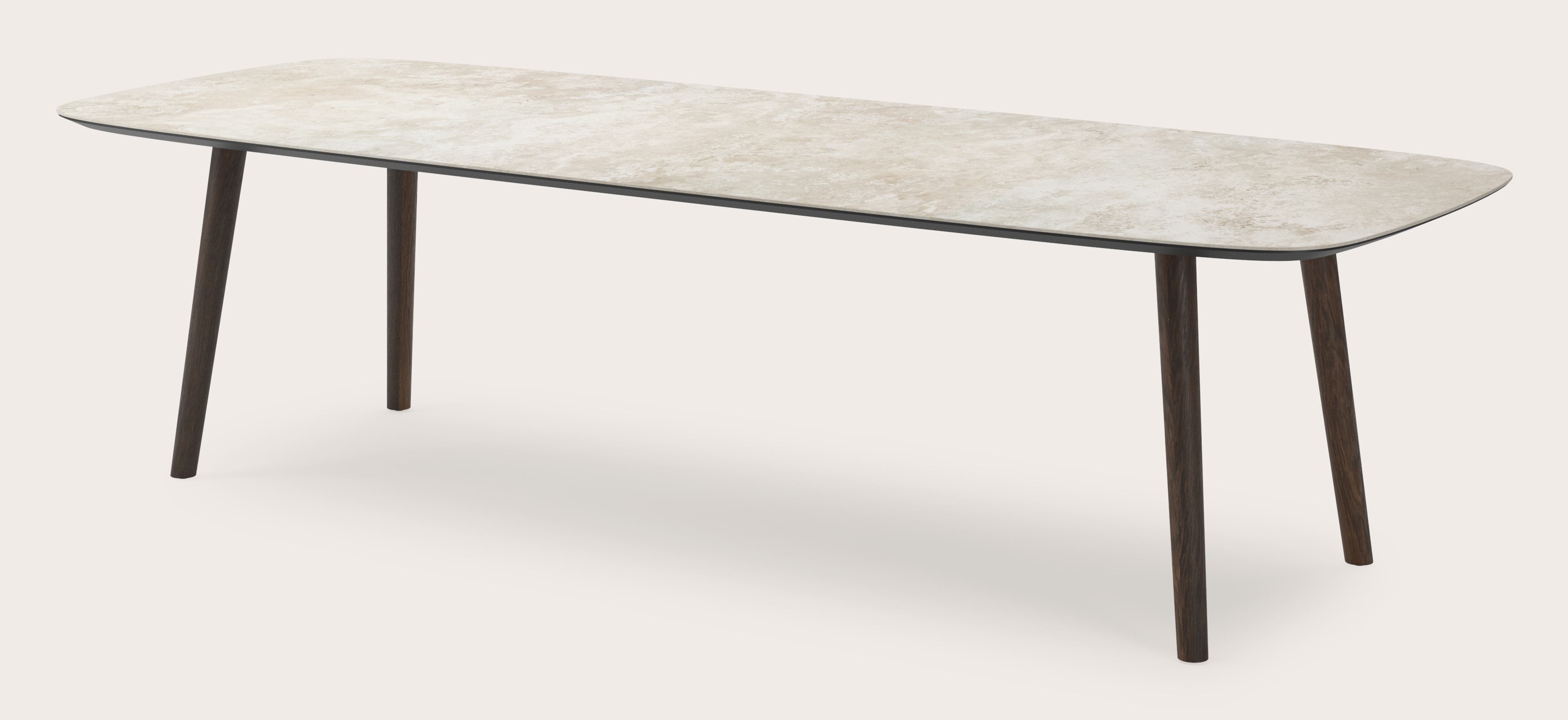 Table de salle à manger Conico armature en chêne fumé avec plateau Ceramo forme arrondie en céramique en couleur Rapolano 300 x 115 x 77 cm