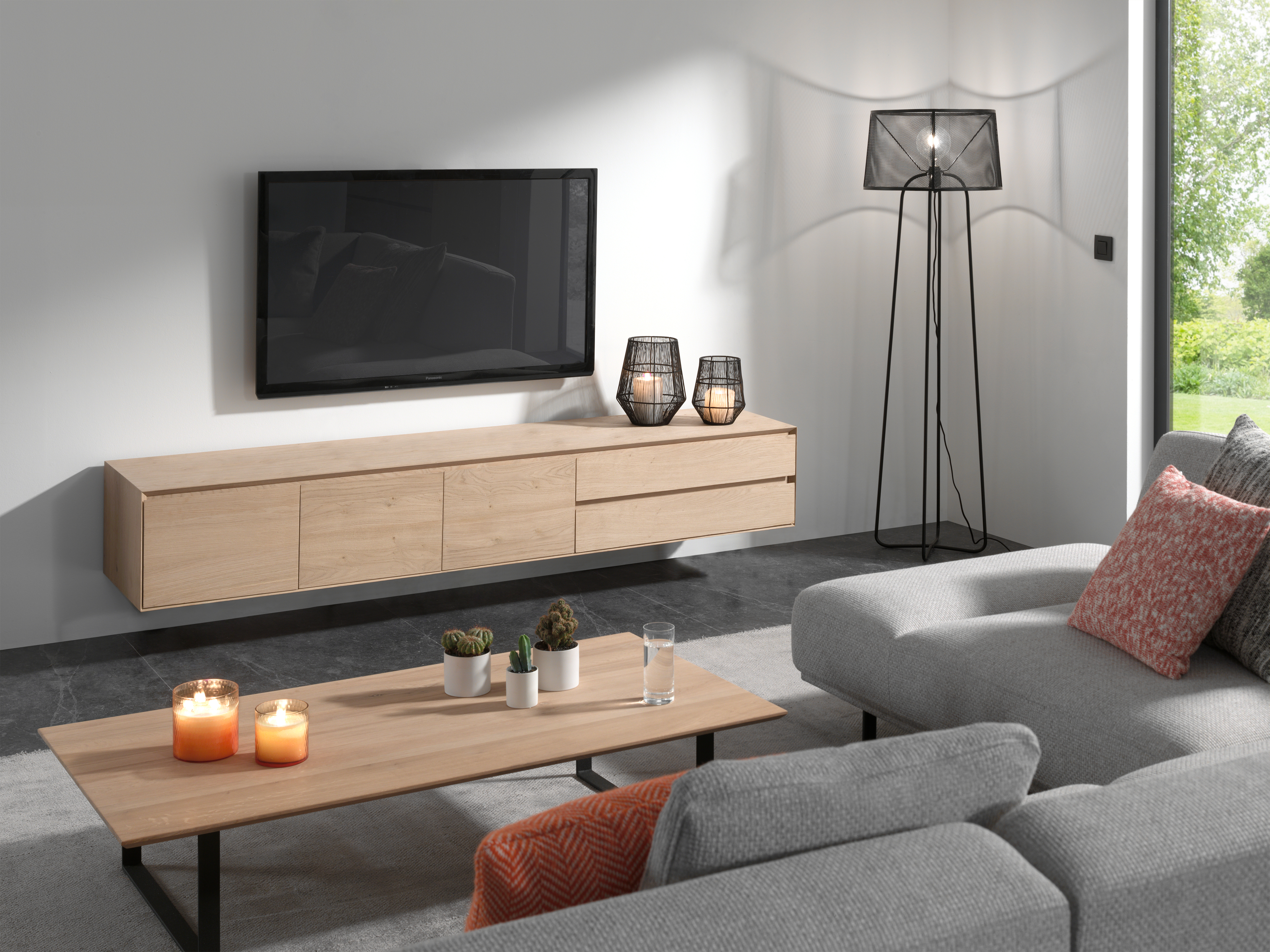 Arno_TvUnits