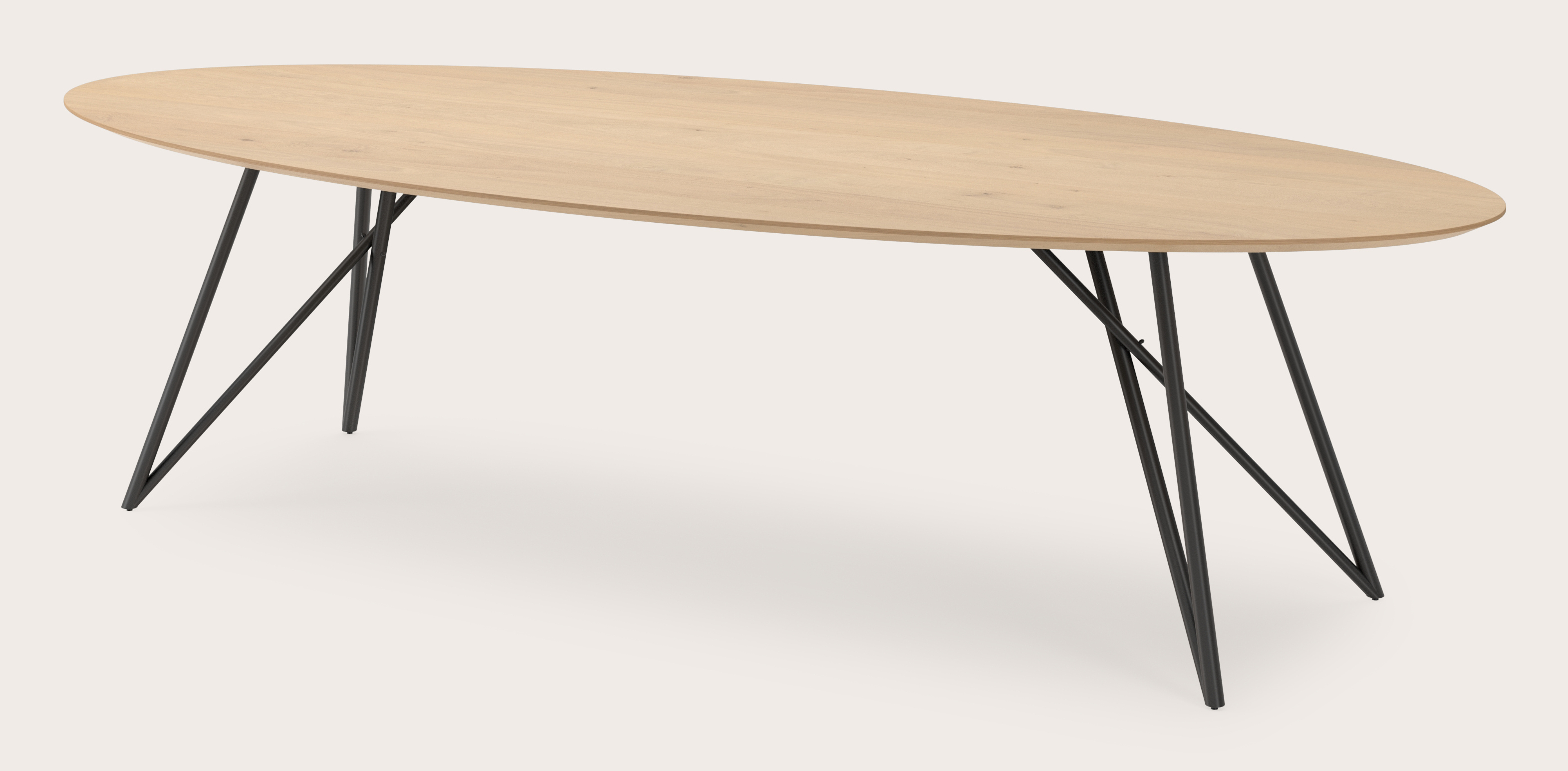 Eettafel Ragno onderstel in zwart metaal met ovaal Finesso blad in natuurkleurige eik 300 x 140 x 77 cm