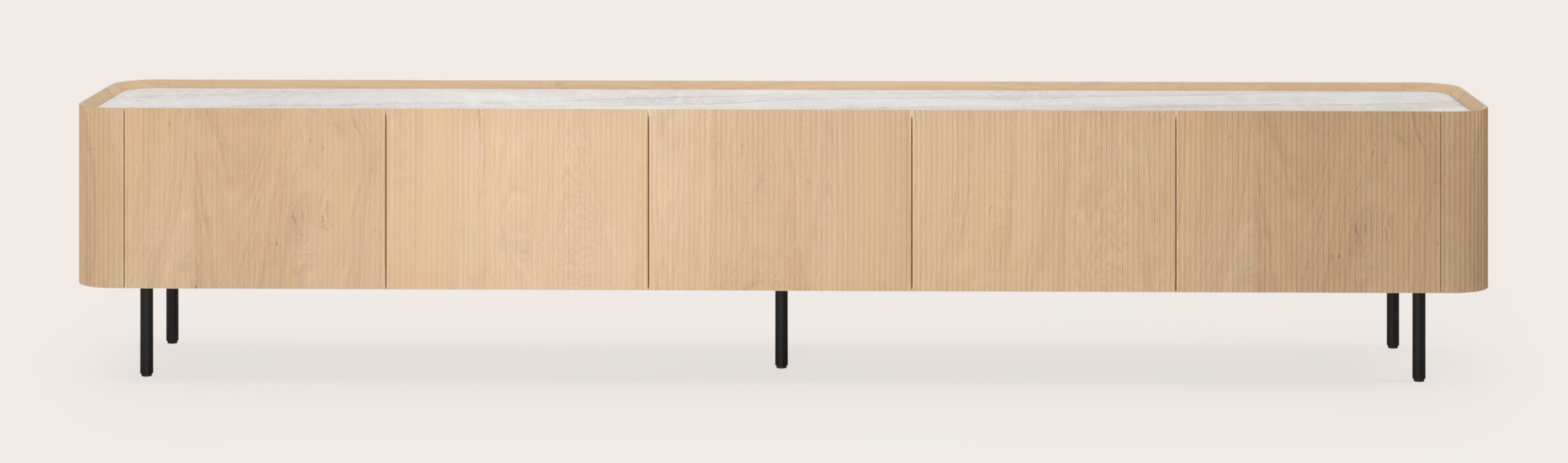 Meuble tv Grivato en chêne couleur naturelle avec pieds ronds avec plateau Ceramo rond en céramique en couleur Taj Mahal 269 x 45 cm