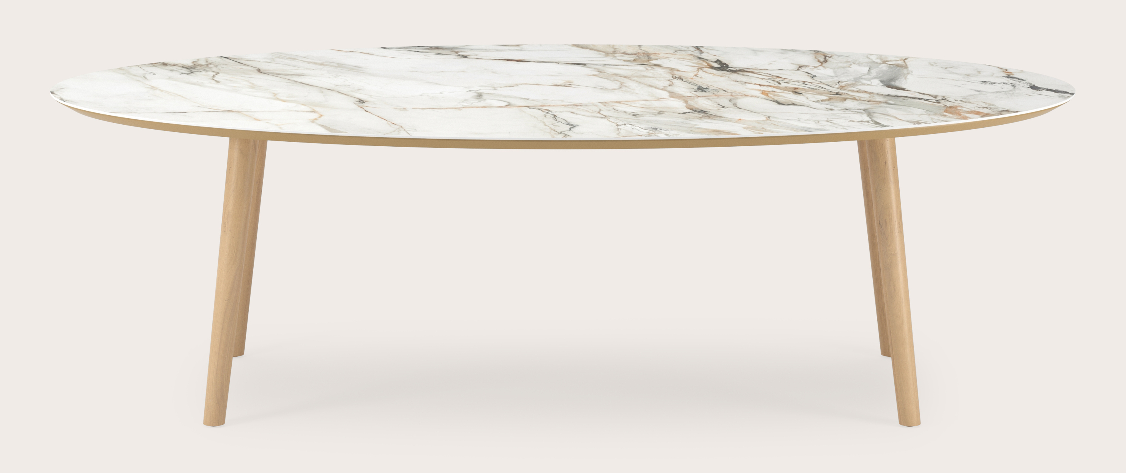 Table de salle à manger Conico armature en chêne couleur naturelle avec plateau Ceramo ovale en céramique en couleur Calacatta Luxe 260 x 130 x 76 cm