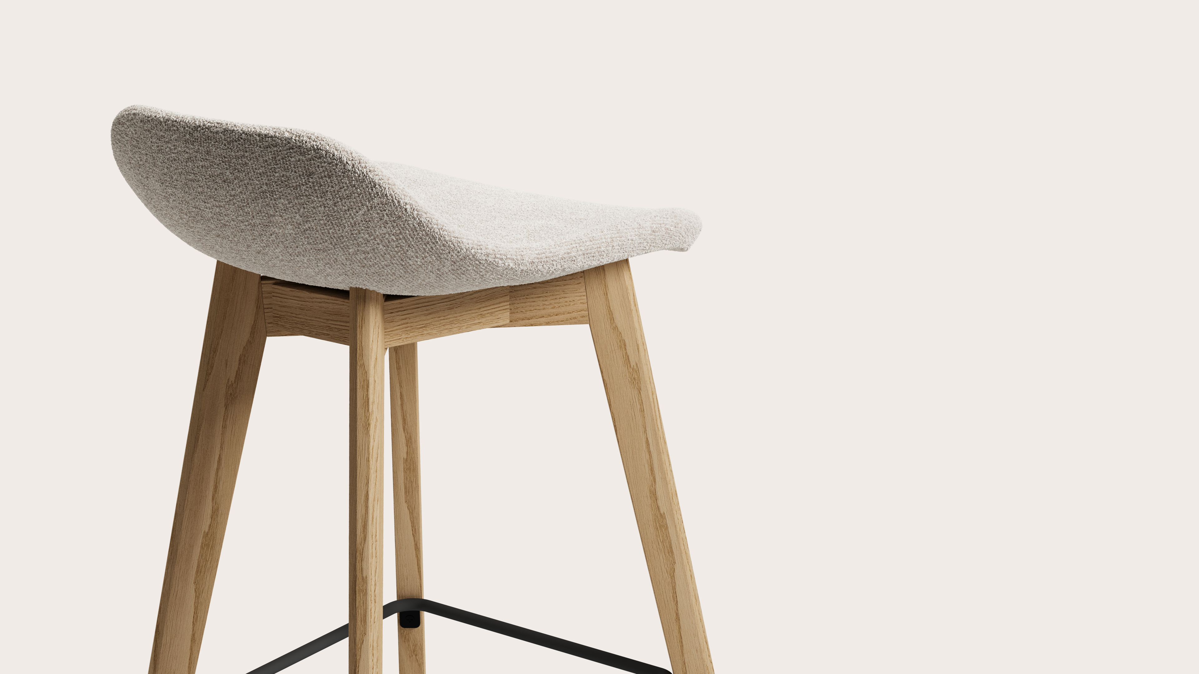 Vasco tabouret de bar basse en chêne couleur naturelle avec assise en Nova tissu Almond