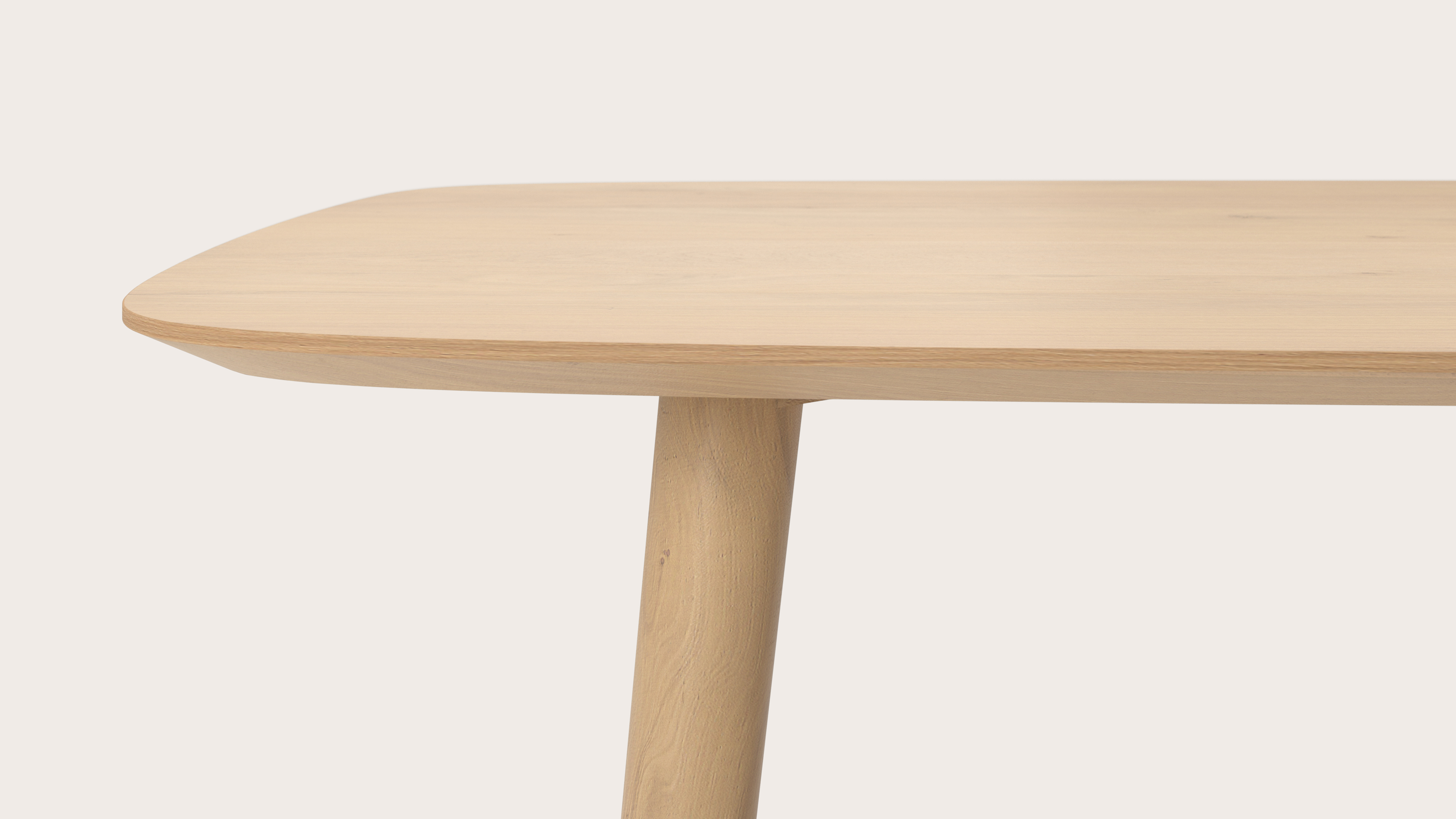 Eettafel Conico onderstel in natuurkleurige eik met bootvormig Finesso blad in natuurkleurige eik 260 x 110 x 77 cm
