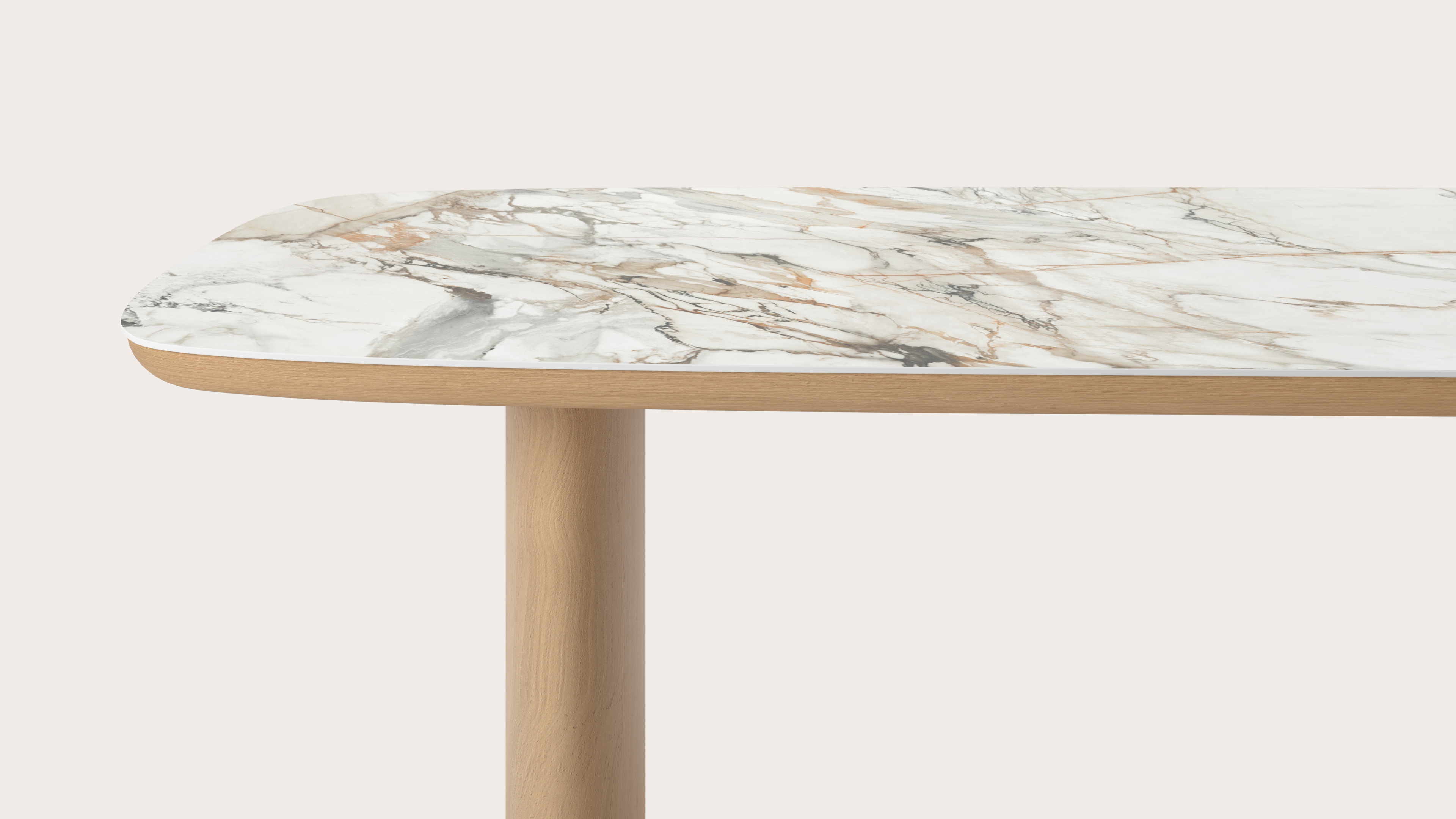 Eettafel Amato Ellipso onderstel in natuurkleurige eik met bootvormig volkeramisch Ceramo blad in kleur Calacatta 260 x 110 x 76 cm