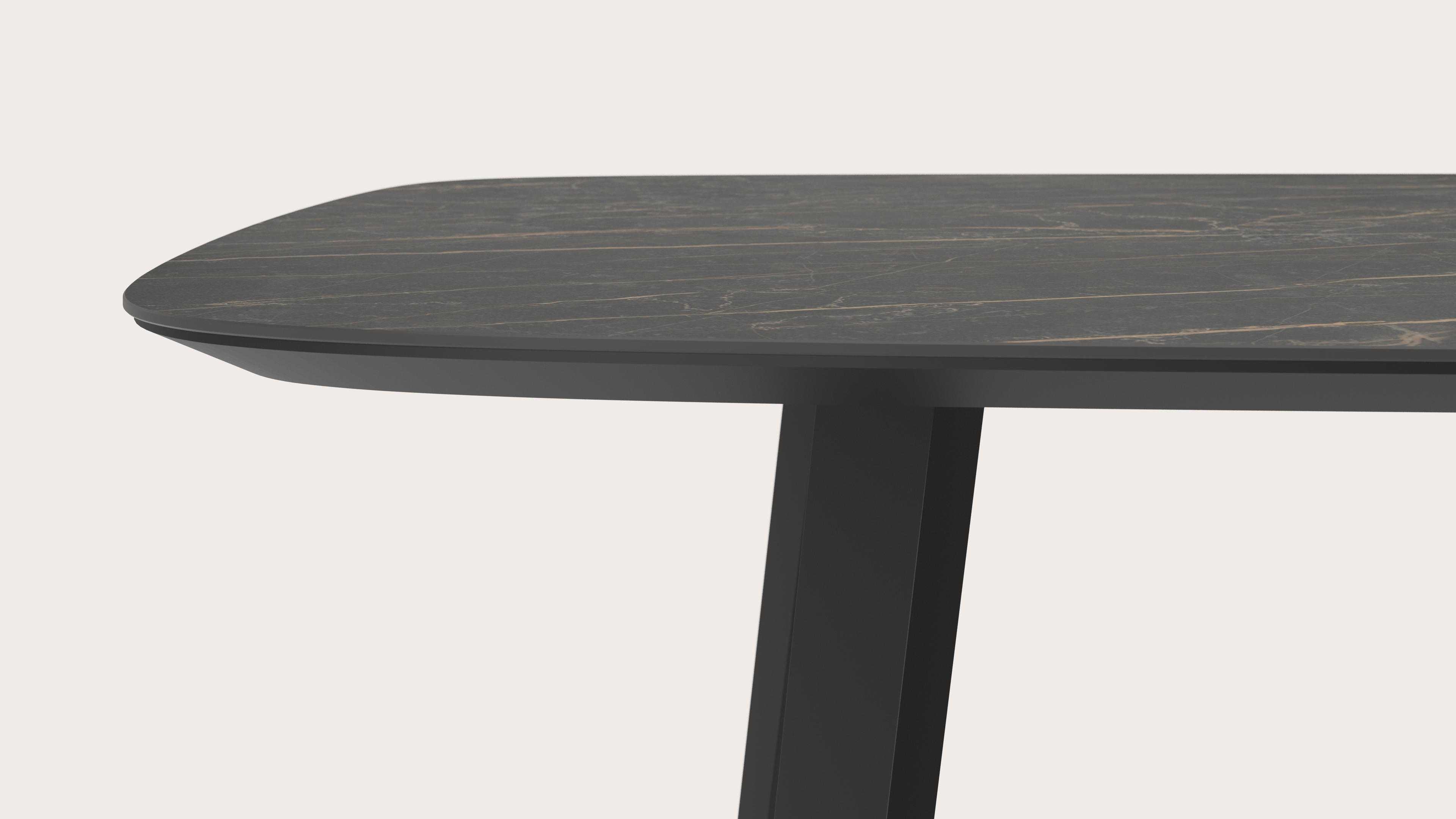Table de salle à manger Clino armature en métal noir avec plateau Ceramo forme arrondi en céramique en couleur Black Obsession 300 x 115 x 77 cm