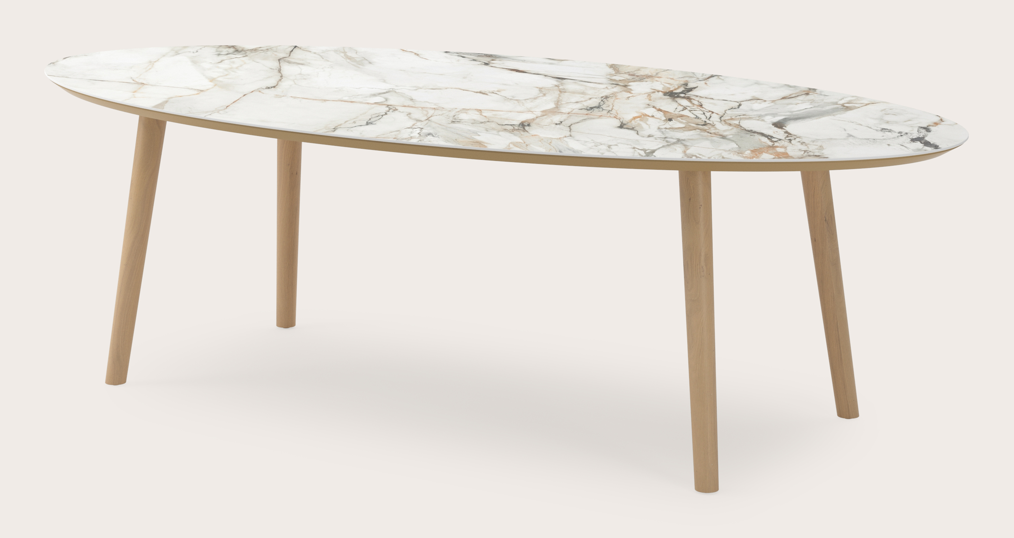 Table de salle à manger Conico armature en chêne couleur naturelle avec plateau Ceramo ovale en céramique en couleur Calacatta Luxe 260 x 130 x 76 cm