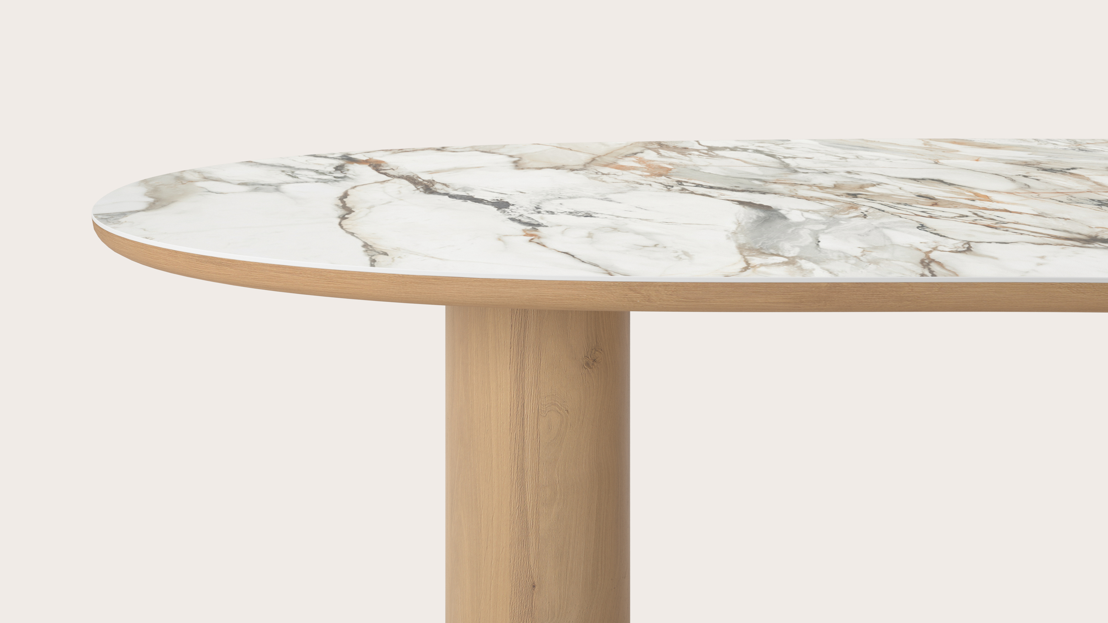 Table de salle à manger Amato Rondo armature en chêne couleur naturelle avec plateau Ceramo forme blob en céramique en couleur Calacatta Luxe 300 x 122 x 77 cm